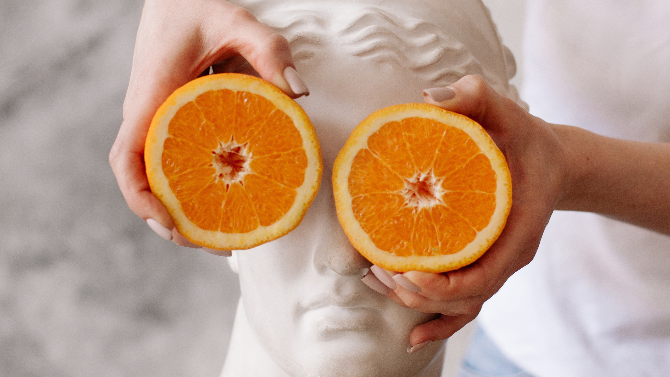 Contact. Lena Ester Photo