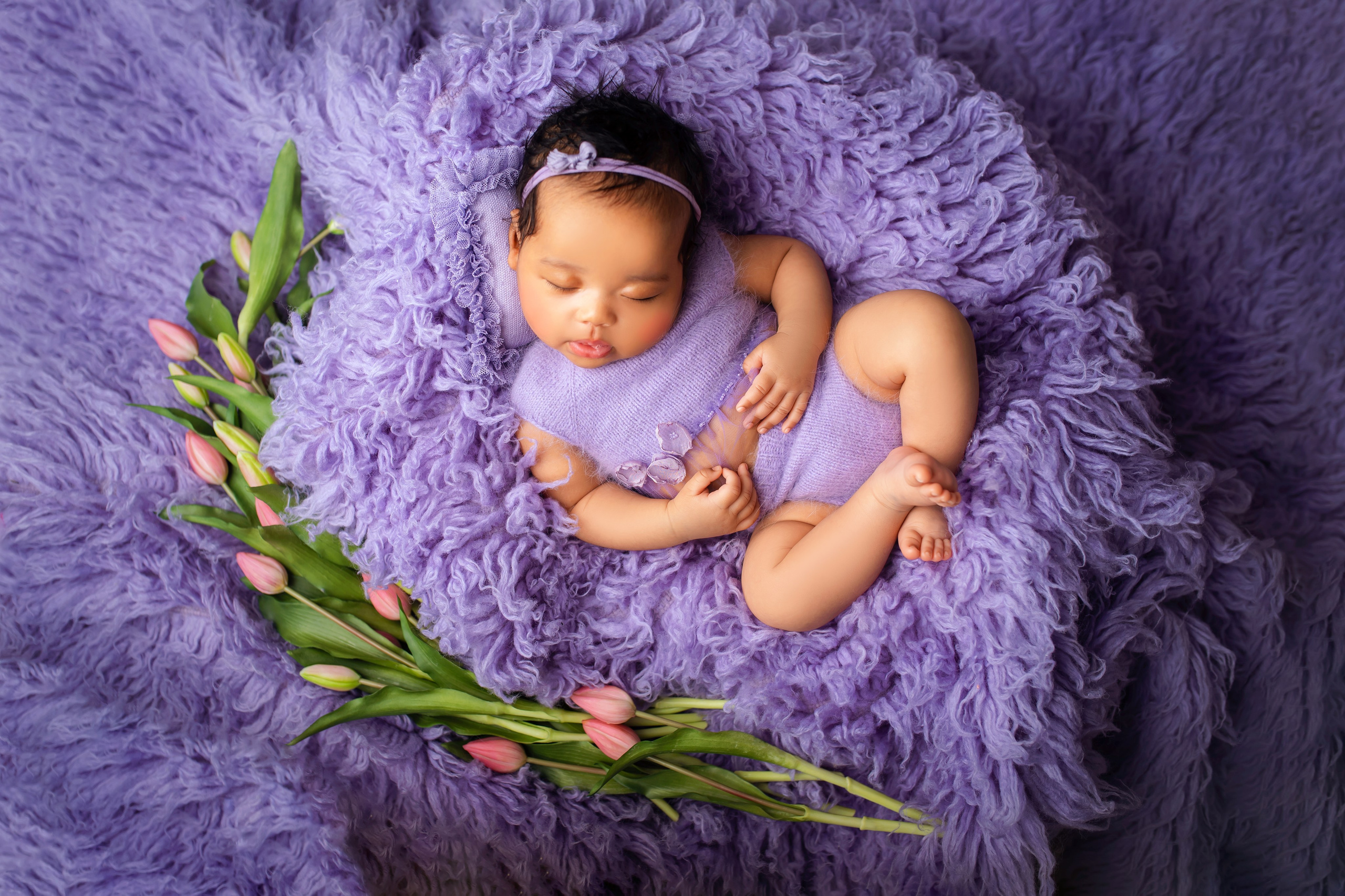 Newborn photoshoot. Newborn photographer and Photography Educator in Prague Yana Stelmakh