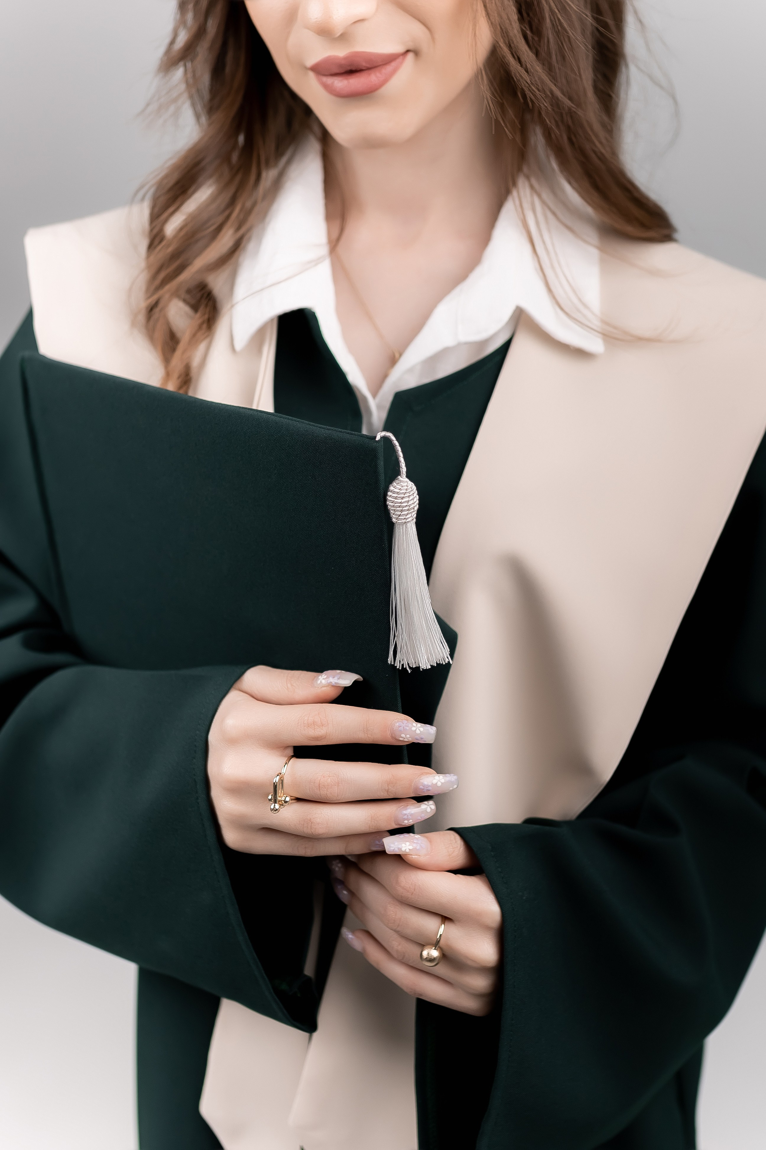 Premium mezun xalati, qara mezun geyimi, ag mezun libasi, qirmizi sarfli mezun paltari, mezun aksesuarlar, mezun papaqlari, mezun lentleri, mezun hediyyeleri, mezun fotosessiya geyimleri, mezun cekilisi ucun geyimler, mezun tedbirleri ucun aksesuarlar, mezun geyimlerinin icare ve satisi, premium mezun libaslari, mezun geyimleri online sifaris, mezun geyimleri Bakida, mezun geyimleri qiymetleri, mezun geyimleri modelleri, Mezun cekilisi, mezun fotosessiyasi, mezun cekilisi ucun geyimler, mezun mantiyasi cekilisi, mezun fotosessiya ideyalari, mezun gunu fotosessiya, mezun xatireleri, mezun papaqlari ile fotosessiya, mezun lentleri ile cekilis, ferdi mezun fotosessiyasi, qrup mezun cekilisi, mezun fotosessiya mekani, mezun ucun ideal cekilis fonlari, mezun fotosessiya aksesuarlari, mezun albomu sekilleri, mezun cekilisi poza ideyalari, universitet mezun fotosessiyasi, kollektiv mezun fotosessiyasi, mezun xalatlari ile cekilis, mezun mantiyasi fotosessiyasi, mezun geyimleri ile professional cekilis, mezun tebrik fotosessiyasi, en yeni mezun cekilis trendləri, mezun fotosessiya xidmetleri, premium mezun cekilisi, mezun cekilisi ucun dekorlar, mezun fotosessiyasi aksesuarlar, mezun gunu en gozel fotolar, mezun cekilisi fotostudiya, bakida mezun fotosessiyasi, xaricde mezun cekilisi, mezun gunune ozel cekilis,Məzun mantiyaları, eksklüziv məzun geyimləri, ağ və qara məzun libasları, məzun üçün xüsusi şarf modelləri, məzun papağı və aksesuarları, fərdi dizayn məzun geyimləri, məzun tədbiri üçün ən yaxşı seçimlər, məzun fotosessiyası üçün ideal libaslar, məzun mərasimi geyimləri, keyfiyyətli məzun mantiyası, rahat və şık məzun geyimləri, məzun üçün lent və tac modelləri, məzun simvolik medalları, icarəyə verilən məzun libasları, məzun geyimlərinin sərfəli qiymətləri, onlayn məzun geyimi sifarişi, məzun paltarı mağazası, dəbli məzun geyimləri, premium məzun mantiyalarının satışı, universitet məzunları üçün mantiyalar, kollektiv məzun geyimləri, məktəb məzunları üçün geyimlər, diplom mərasimi üçün geyimlər, fərqli rəngdə məzun libasları, ən yeni məzun geyimləri, rahat və premium məzun geyimi seçimləri, Bakıda məzun geyimi mağazası, məzun üçün ən yaxşı libaslar, məzun dünyası, mezun dunyasi, mezun geyimleri