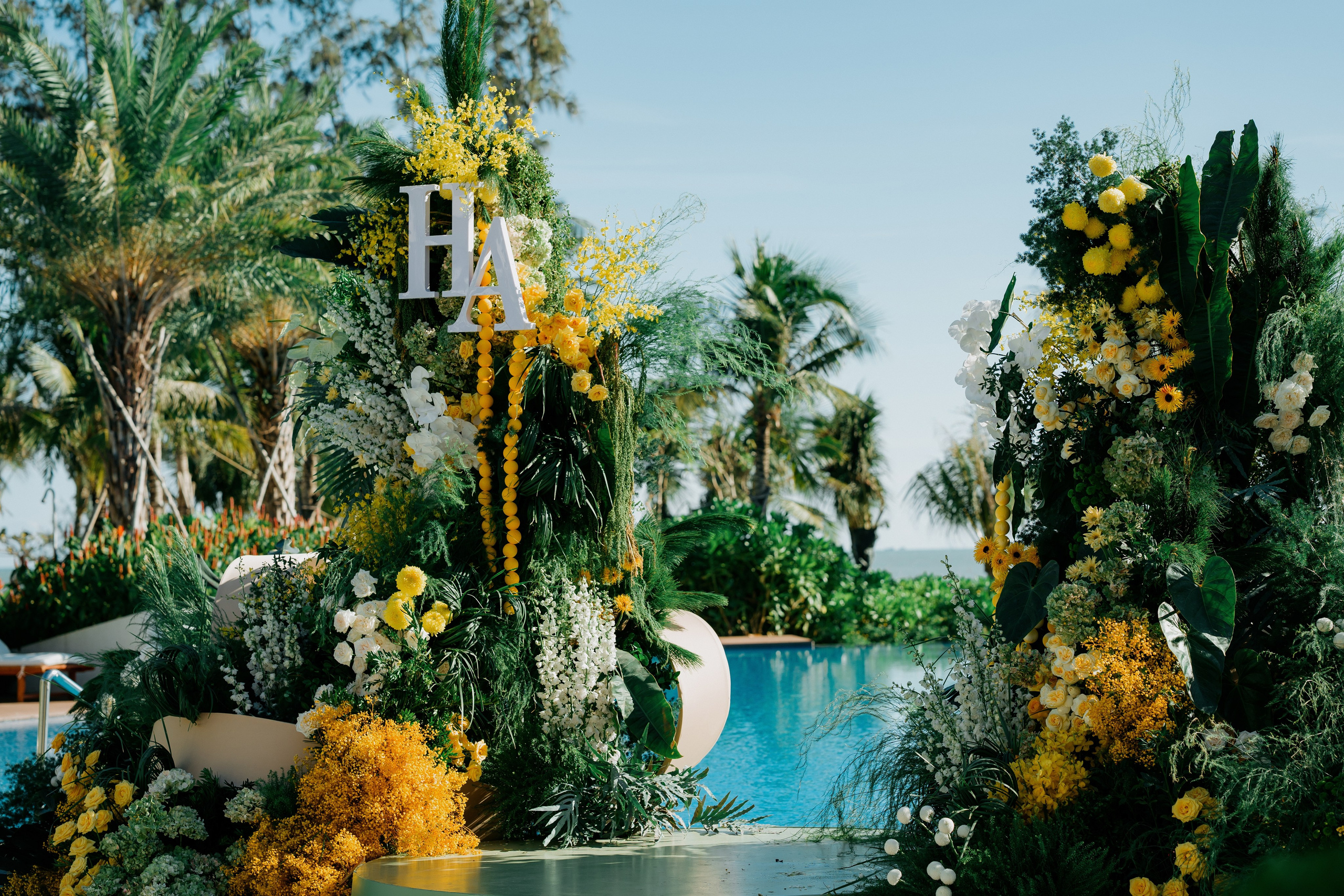 DUC HOANG & HUONG ANH / The Vows. Saigon Wedding Present | Art Beyond Moments