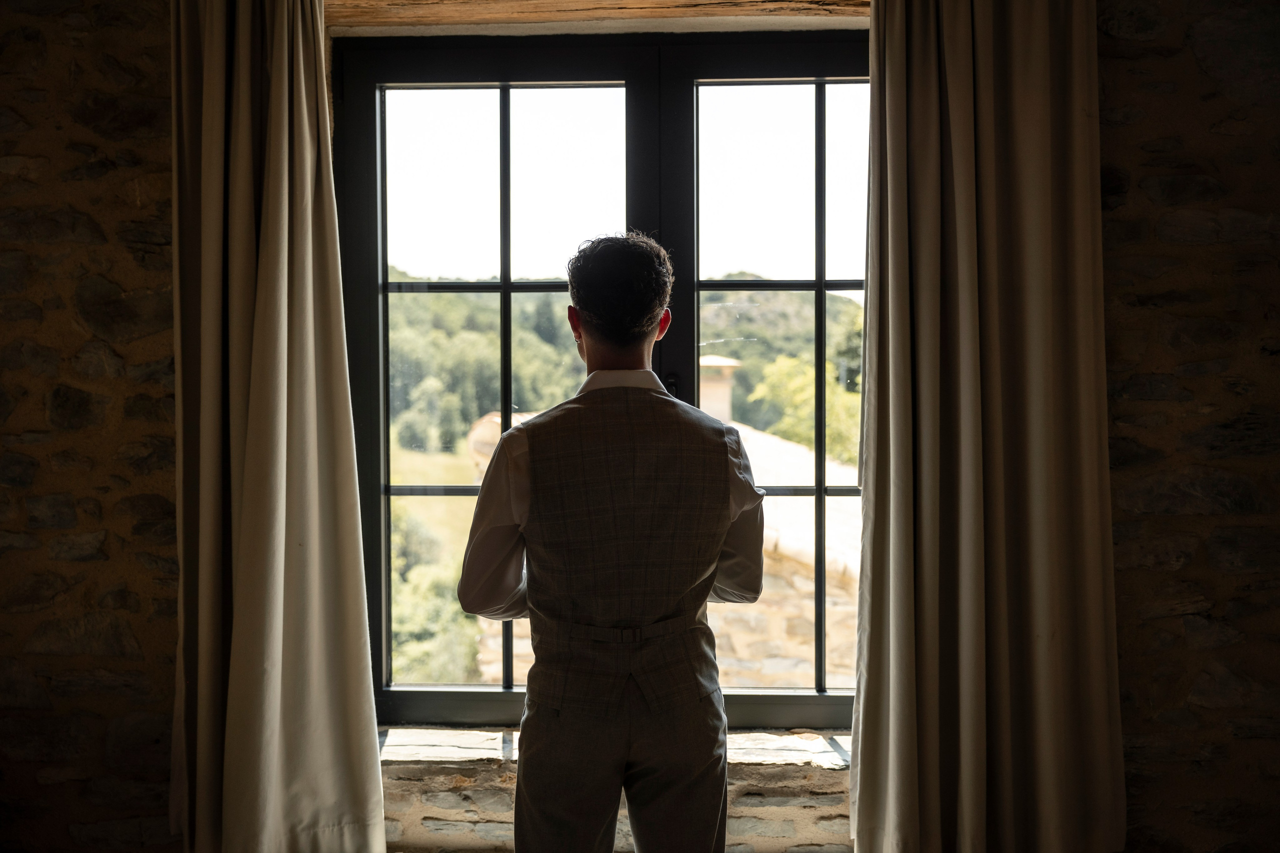 Modern Château Wedding in Occitanie — Domaine de Merlac. Eugénie Smirnova — Wedding & Elopement Photographer in Southwest France