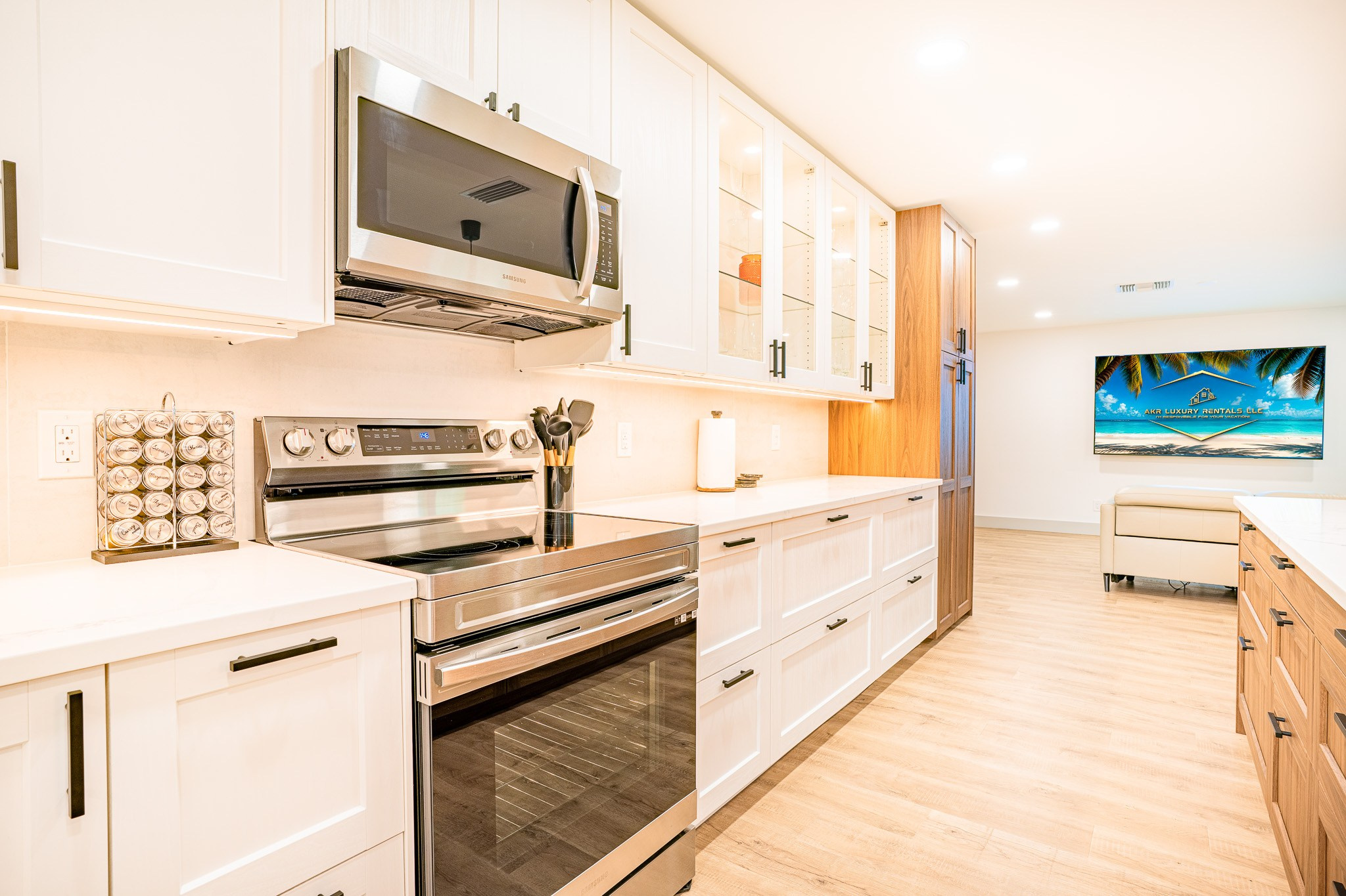 Airbnb: Real Estate 01. Welcome to my video and photo world!