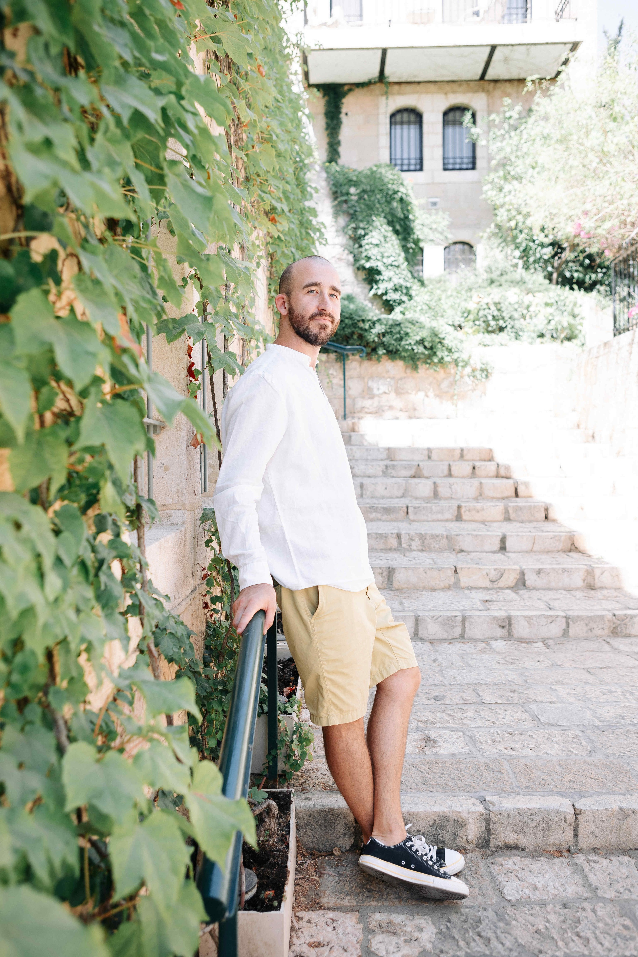 A MONTH AFTER THE WEDDING (morning). PHOTOGRAPHER IN ISRAEL