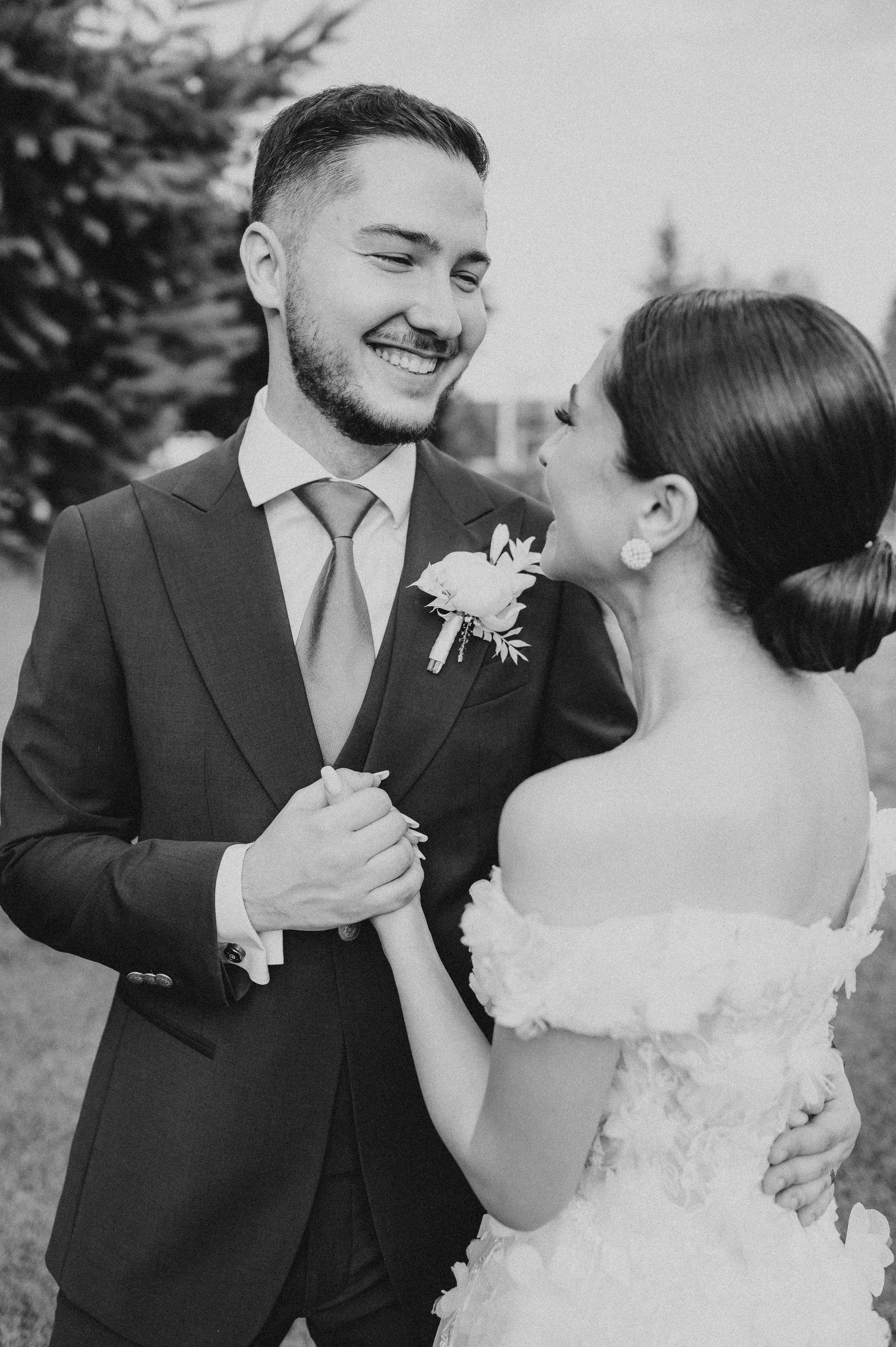 Nunta la Hotel Capitol Iasi. Proud Vision Weddings | Wedding Photography & Film — Servicii profesionale Foto Video Nunta Iasi