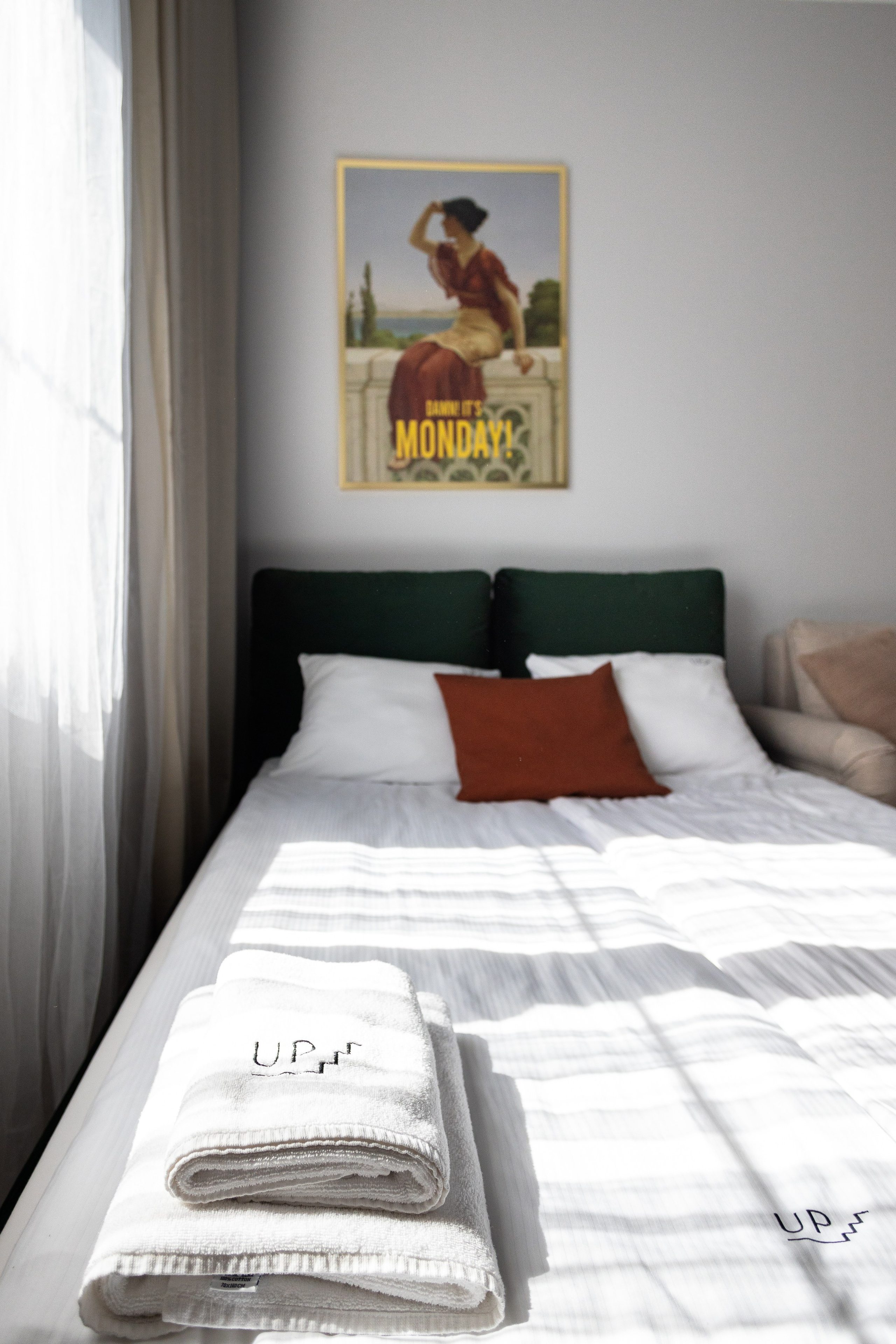 Apartament Upstairs 4