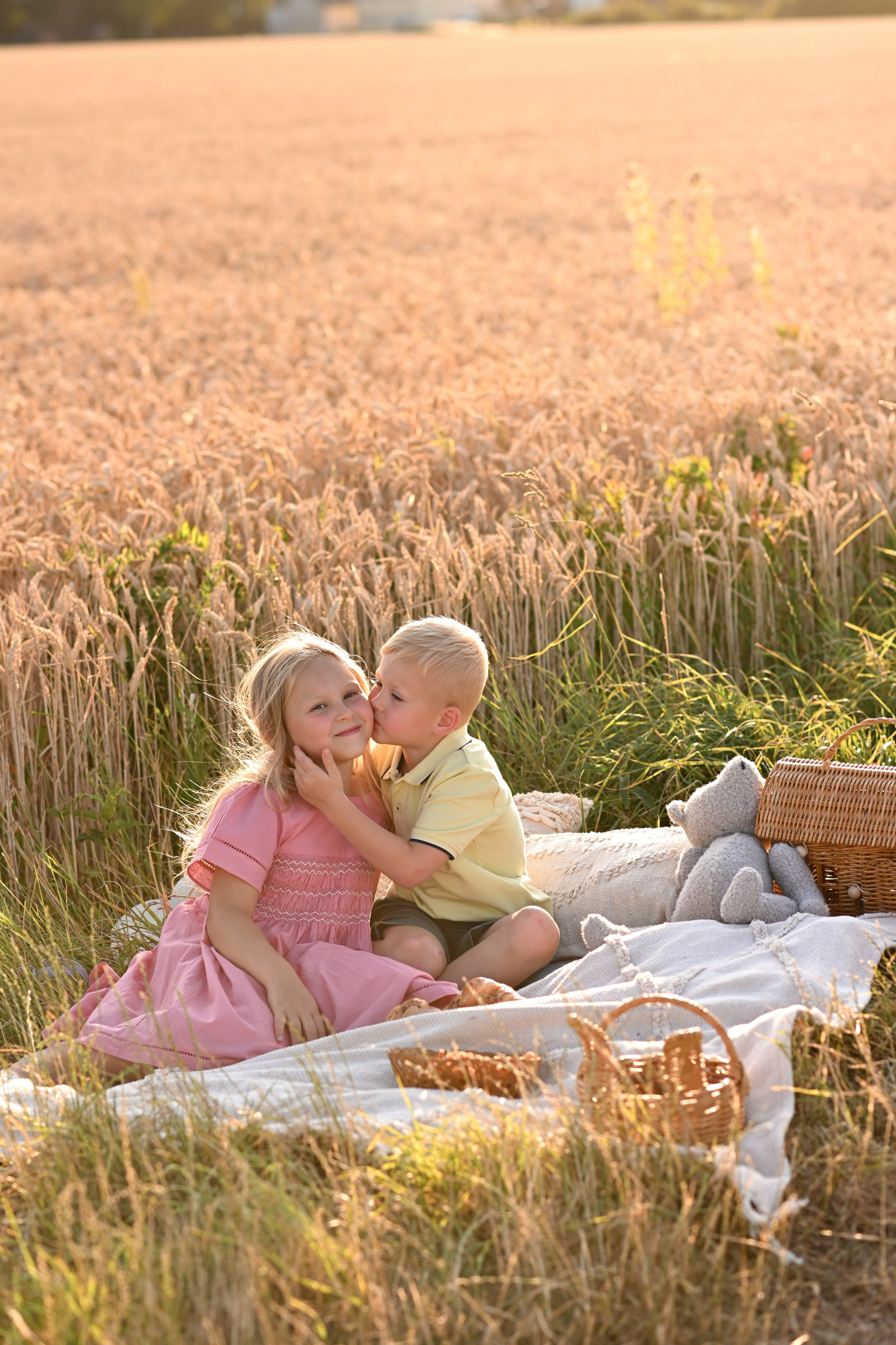 Familienfotoshooting im Studio & Outdoor |Köln, Aachen, Düren. Neugeborene, Baby Fotografin in Düren (NRW) - Vitalina Unruh