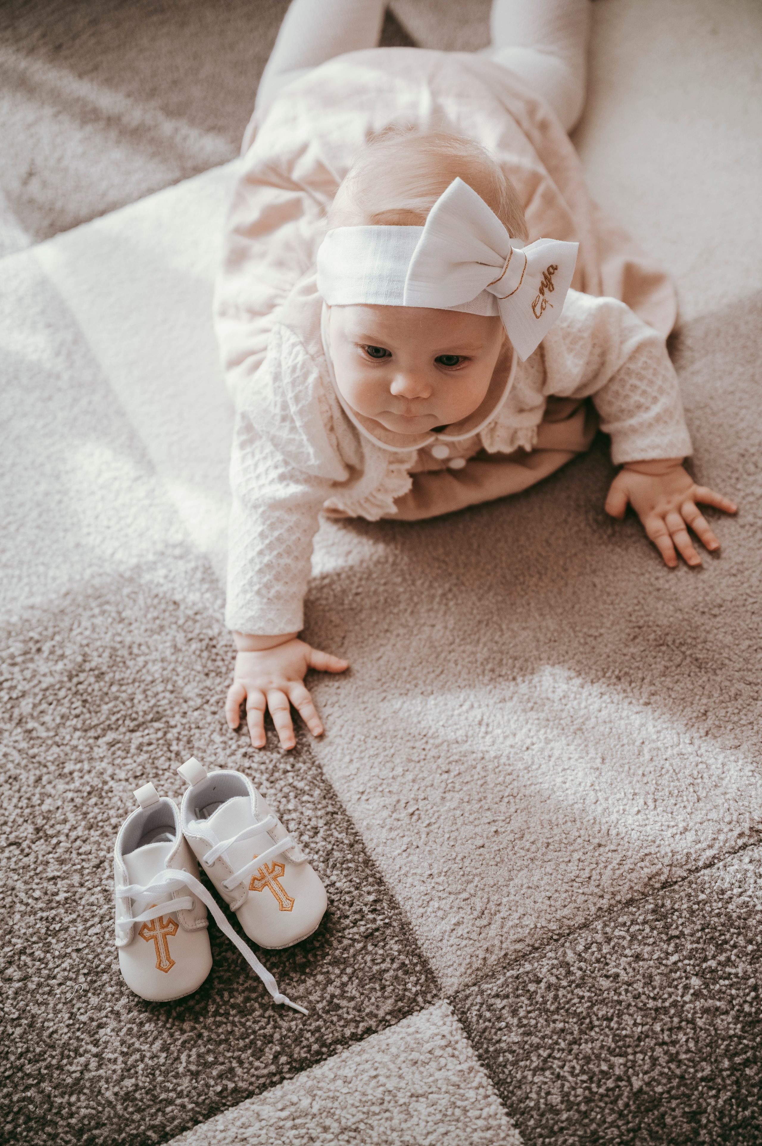 Sofijino krstenje. Deciji i porodicni fotograf u Beogradu Oksana Skendzic