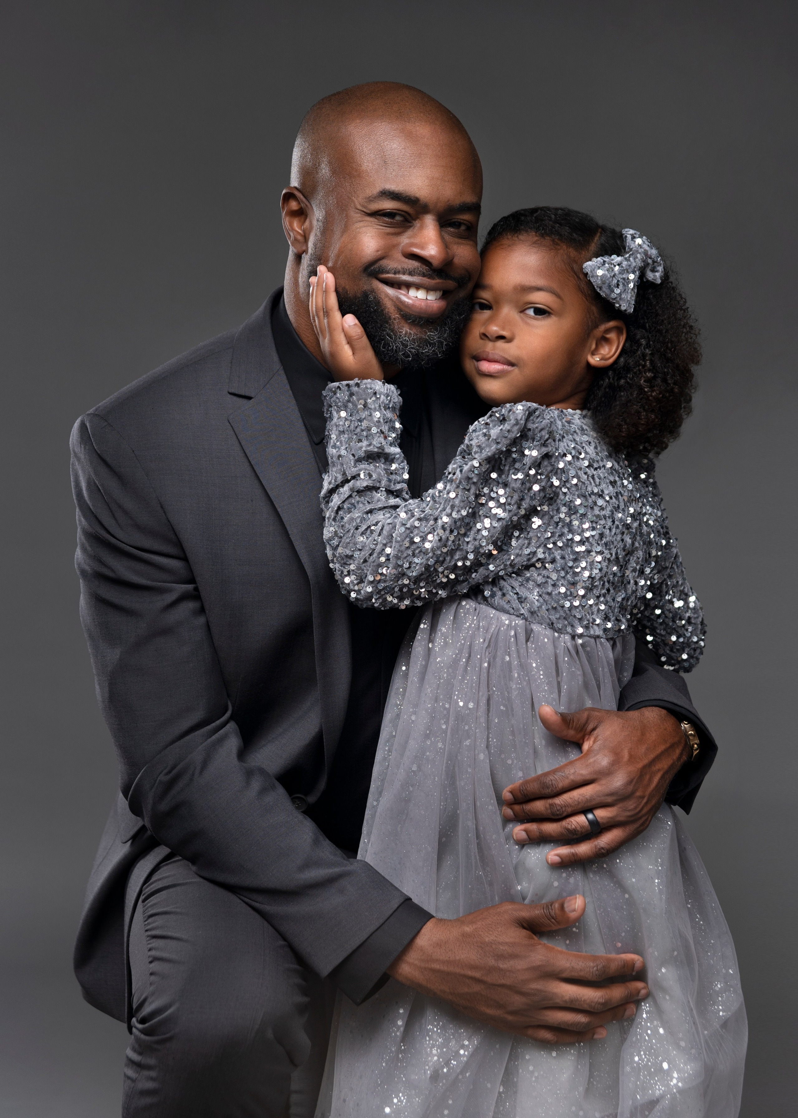 Family portrait at “Alice Green” studio. Portrait, kids and family photographer in Wesley Chapel Alina Alice Osipova