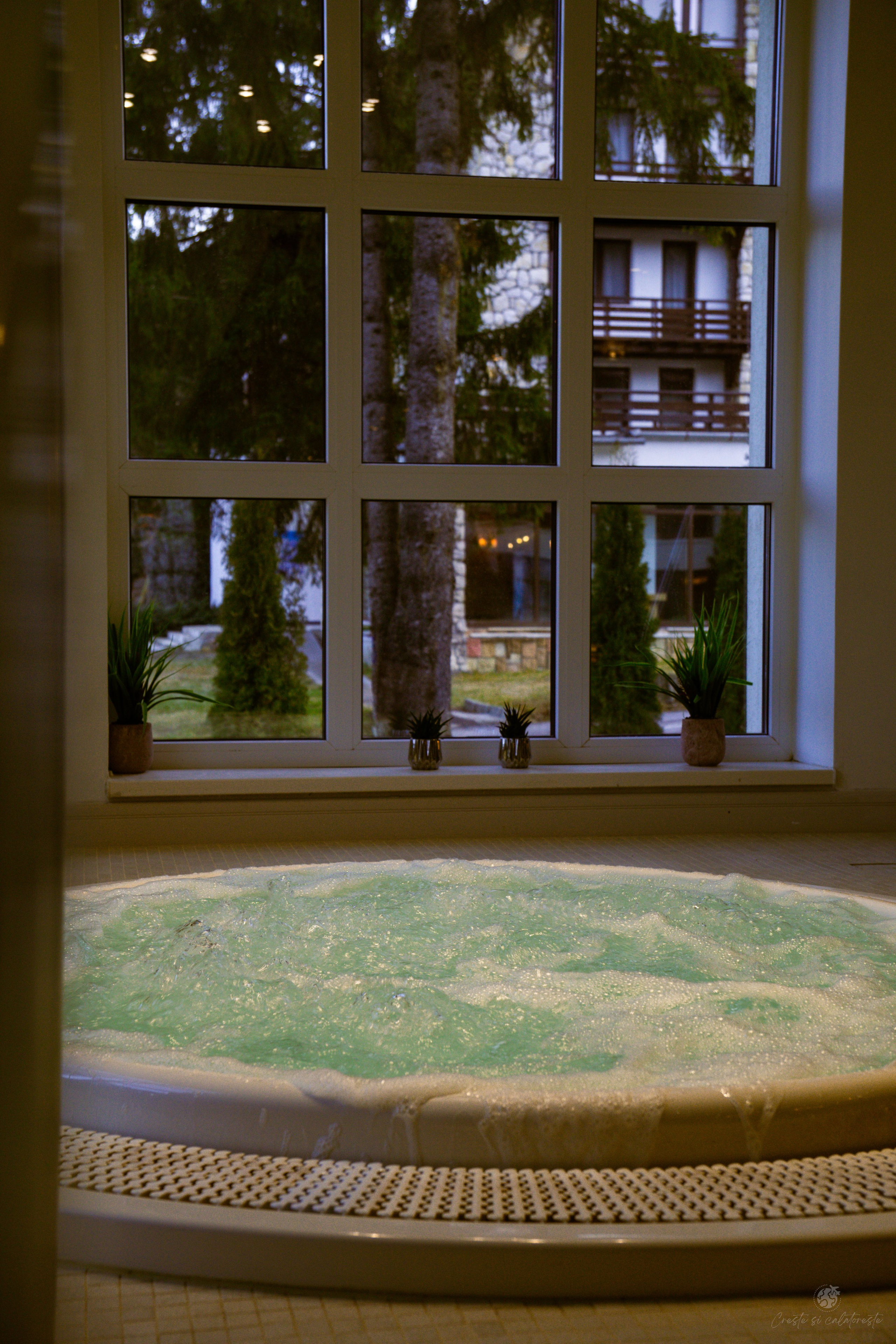 Ana Hotels. Creste si calatoreste