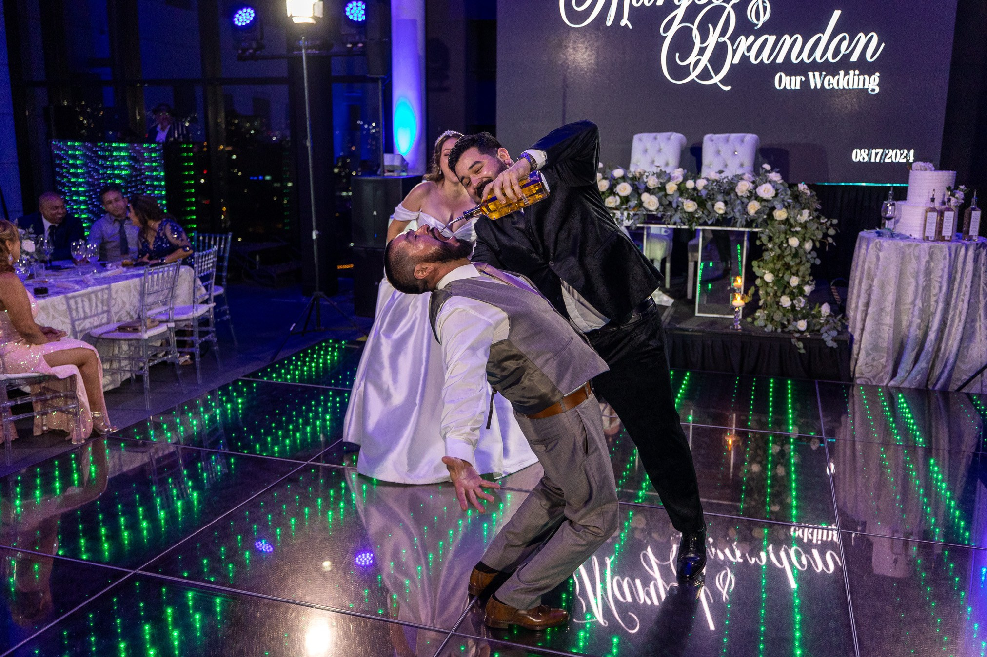 Torre Cosmopolitan Boda Tijuana Marysol y Brandon. Estudio de fotografia en Tijuana