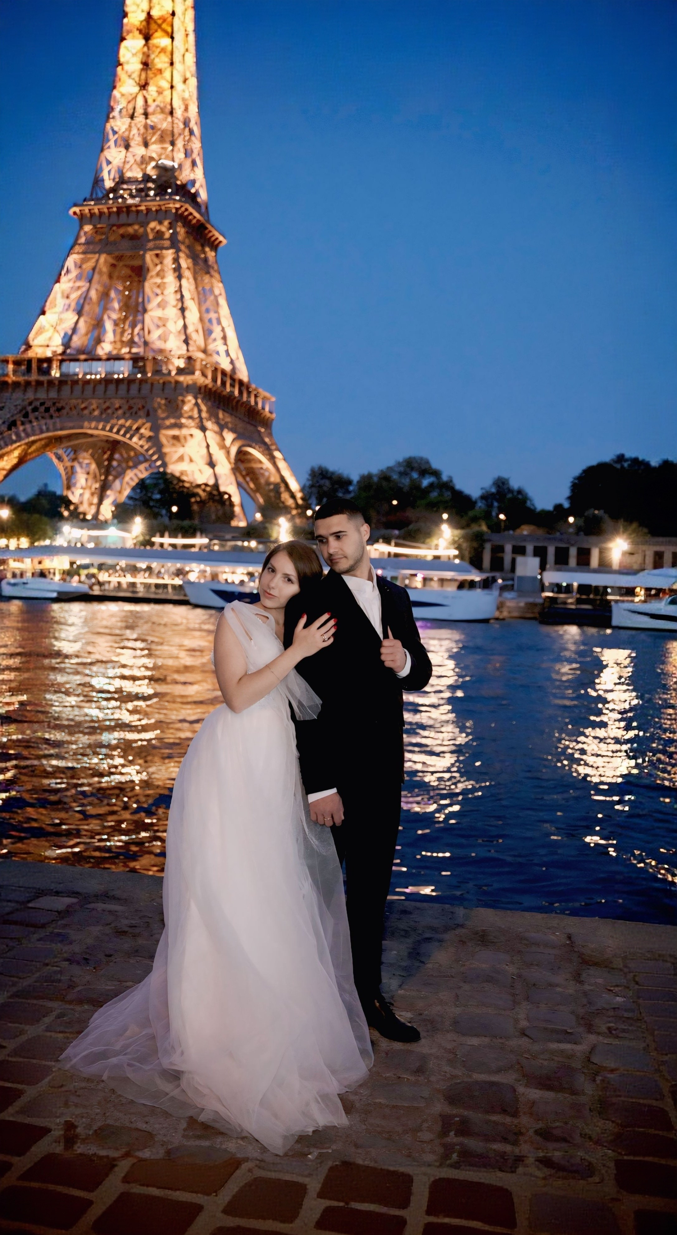 Wedding and proposal photoshoot in Paris. Alina Tagzieva- a photograper in Paris