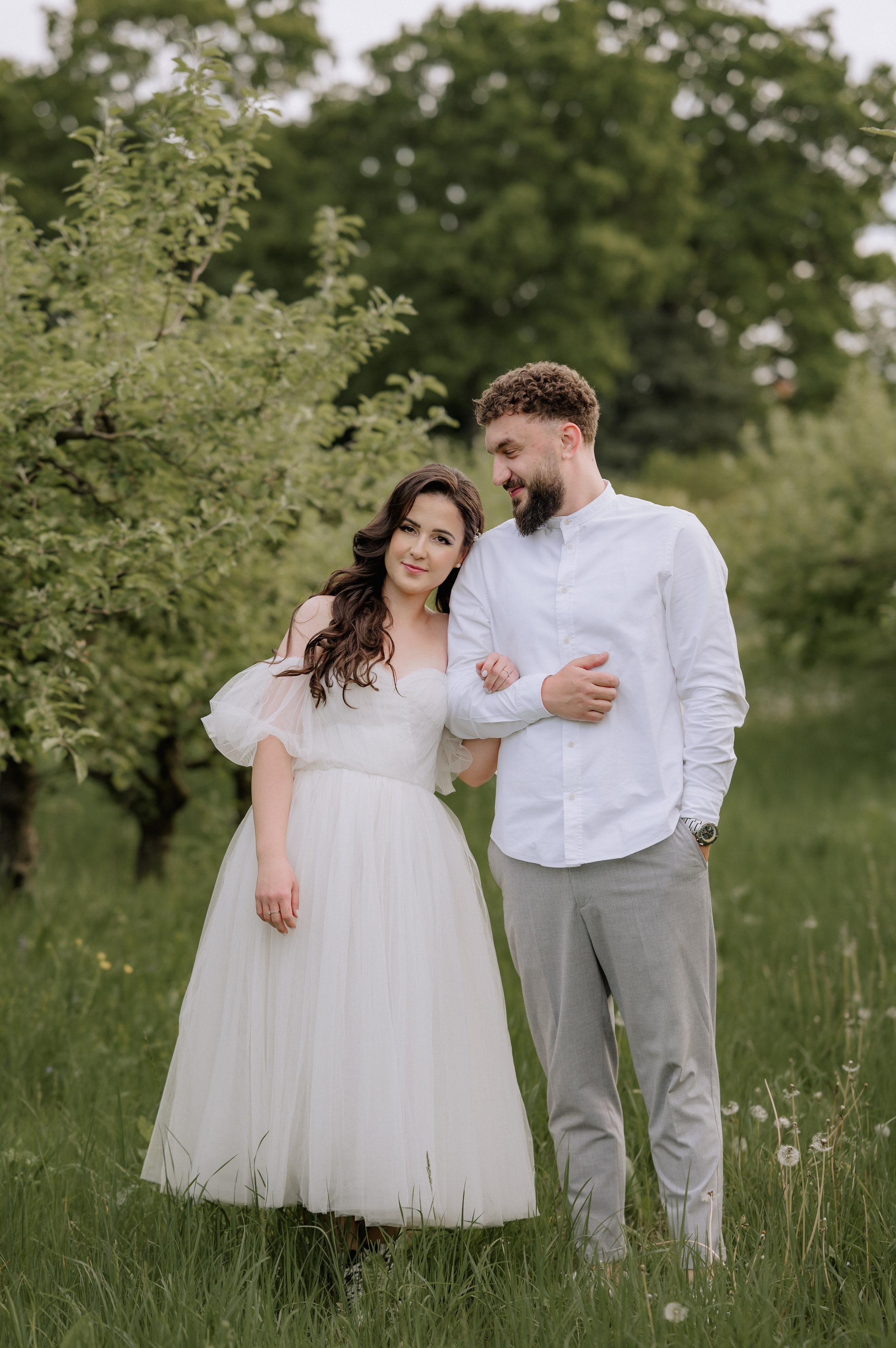 Magda + Andrei | Lovers in the garden. Proud Vision Weddings | Wedding Photography & Film — Servicii profesionale Foto Video Nunta Iasi
