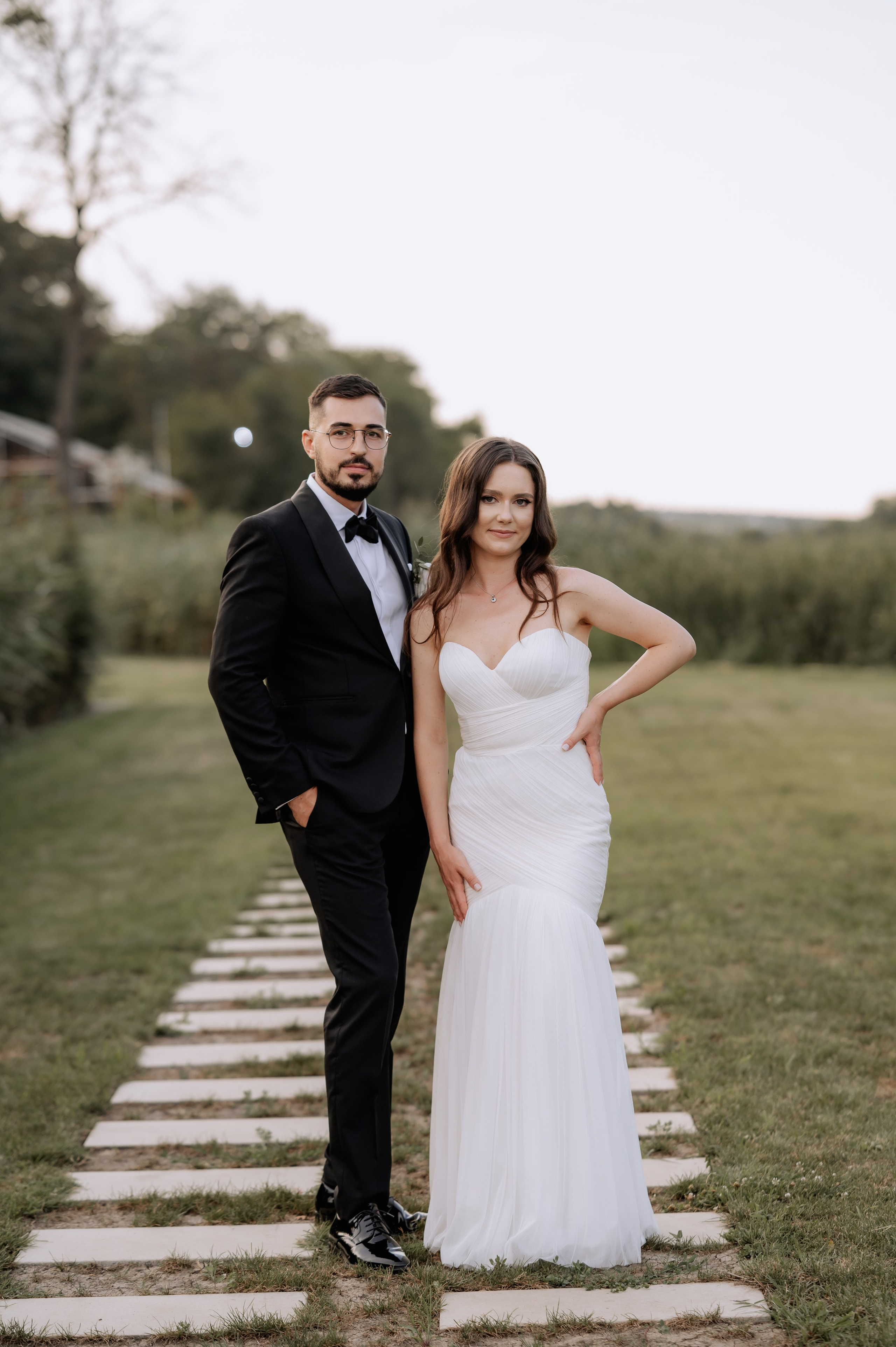 Cununie civila in aer liber , artificii de zi colorate , decor nunta , nunta la Hotel Traian. Proud Vision Weddings | Wedding Photography & Film — Servicii profesionale Foto Video Nunta Iasi