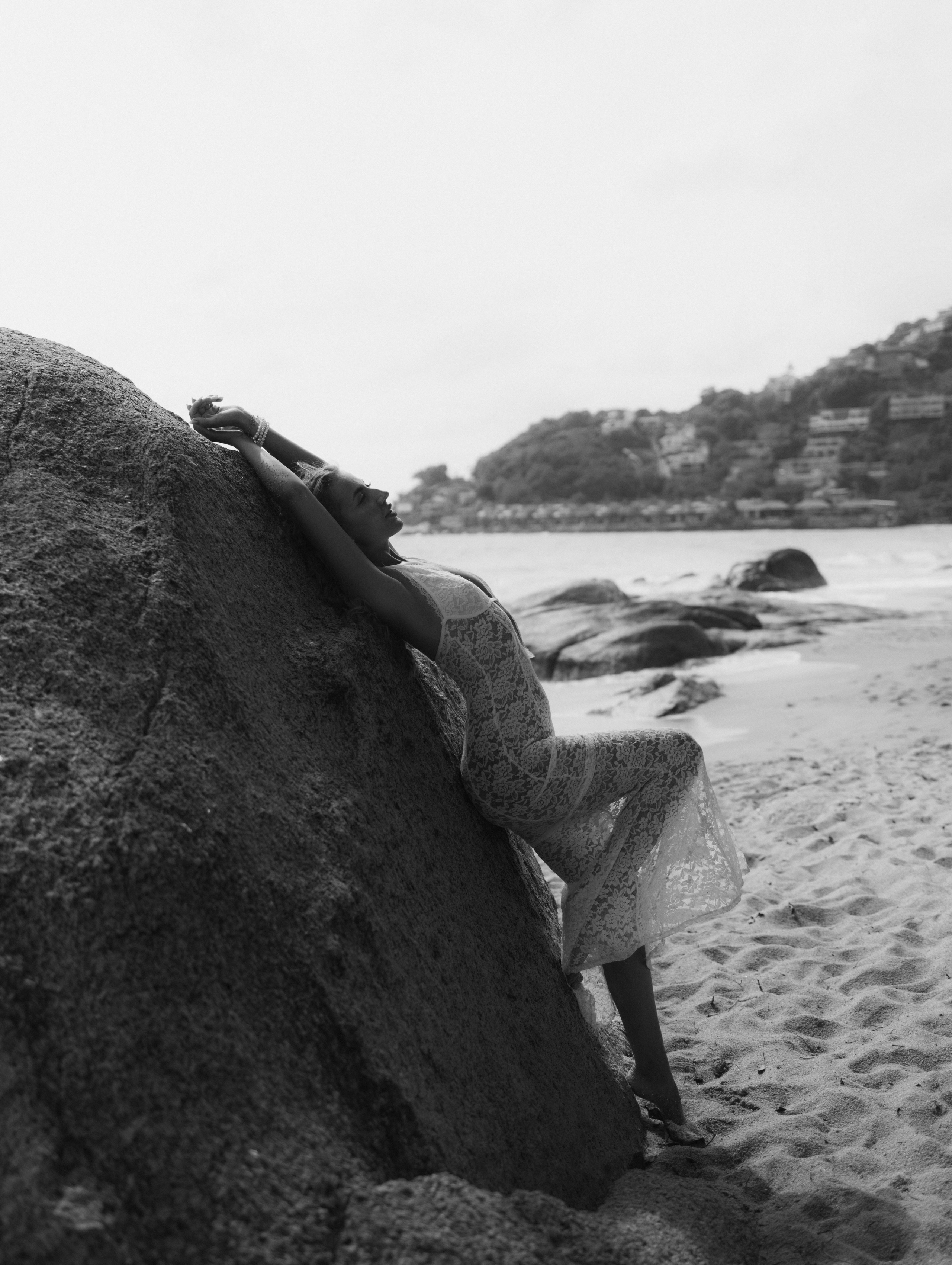 INDIVIDUAL WOMEN'S PHOTO SHOOT. Photographer on Koh Samui