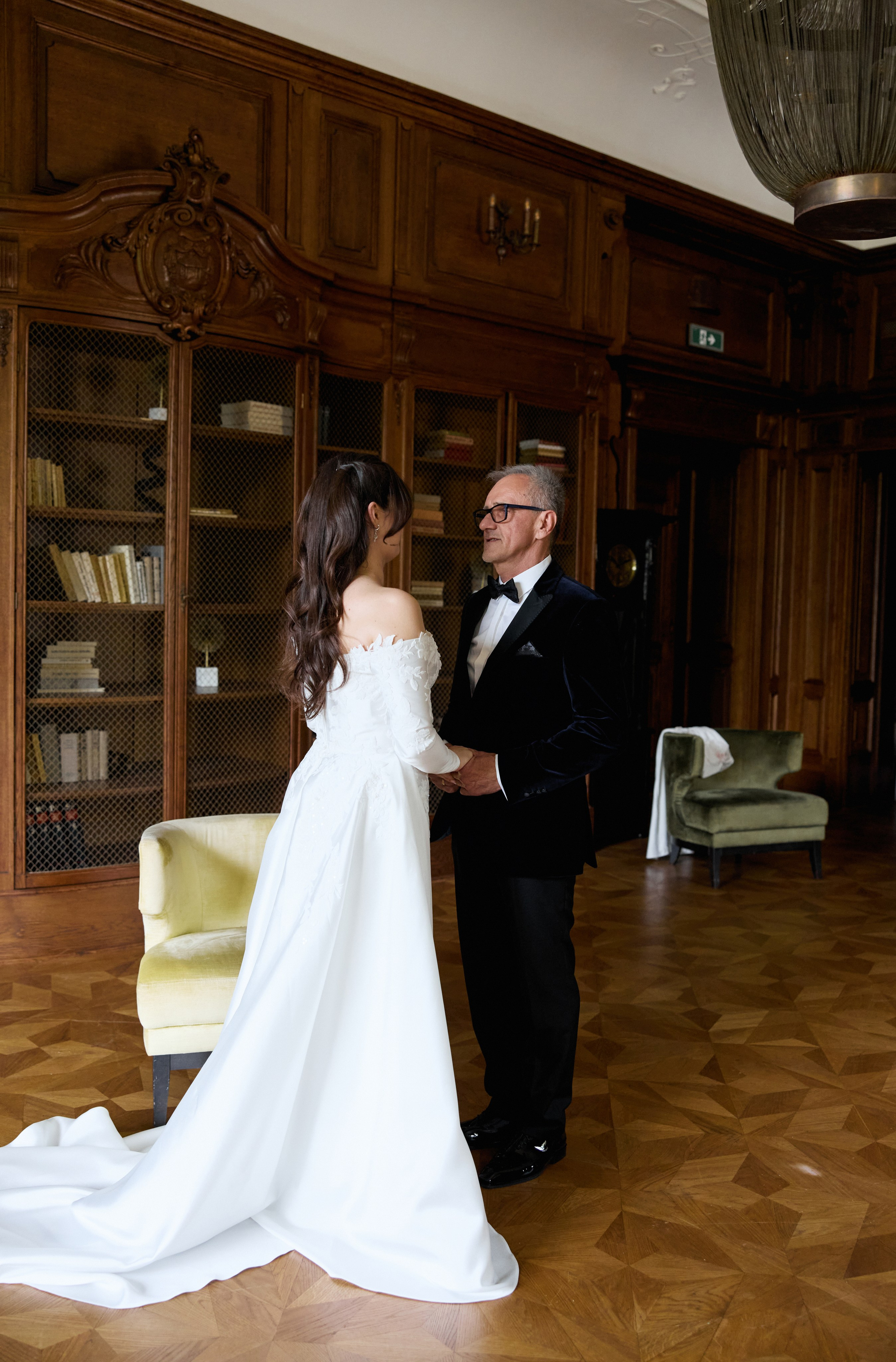Wiktoria & Kacper. Pałac Goetz. Fotograf ślubny i rodzinny w Krakowie Yana Klymova