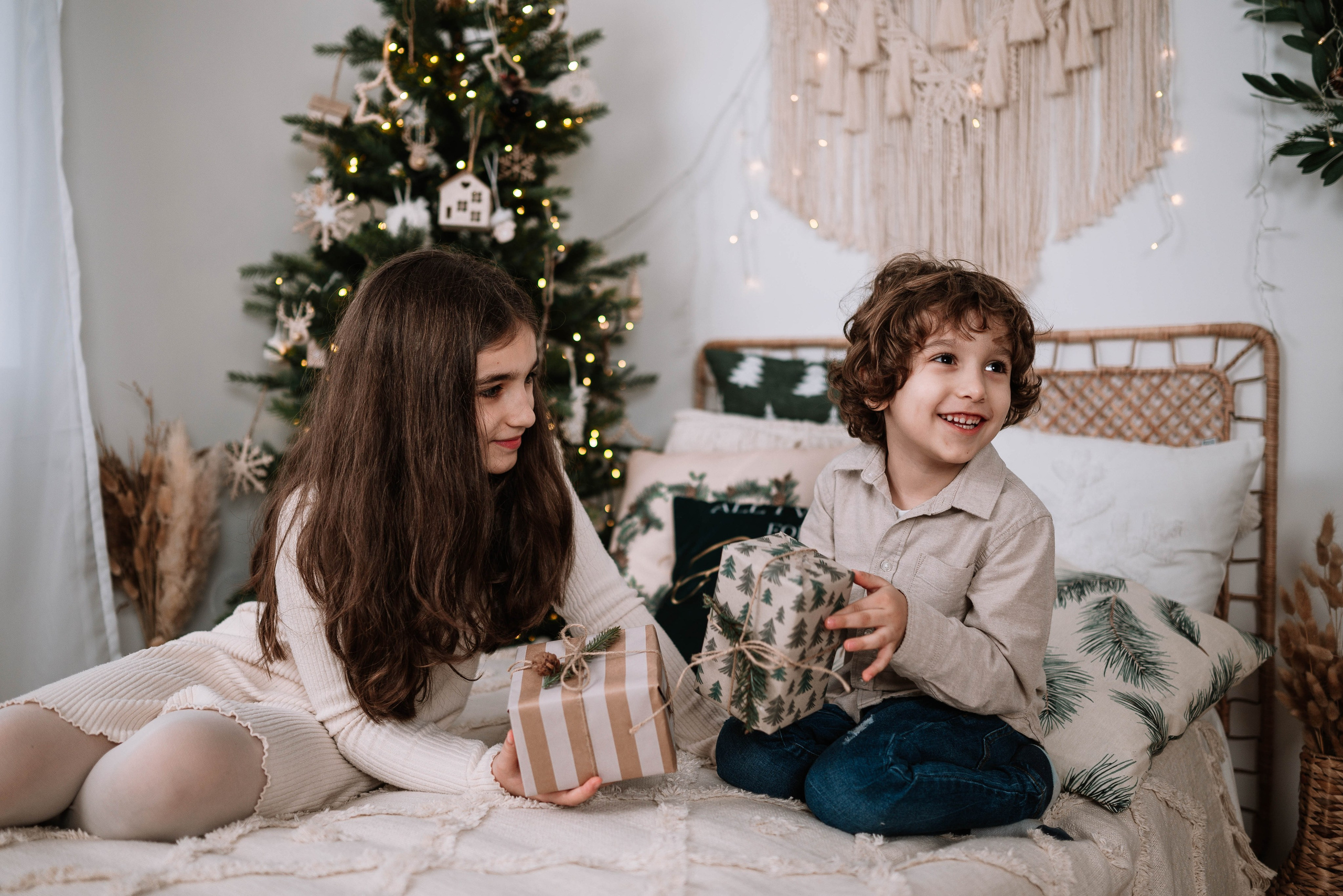 Sara, Vuk, Nevena i Ivan - novogodišnje fotografisanje. Dečiji i porodični fotograf