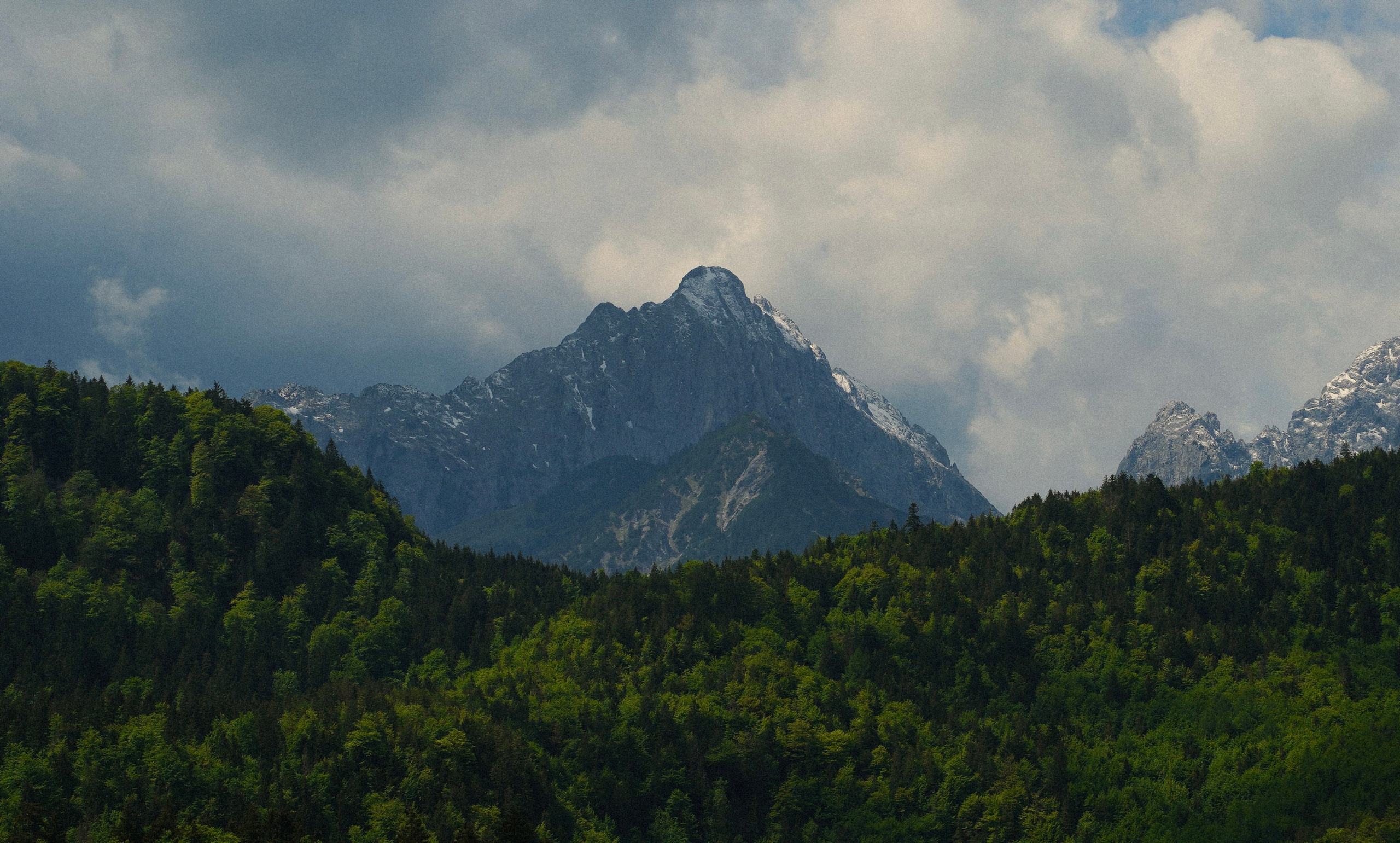 Castle Neuschwanstein / Schwangau. Couple & wedding photographer based in Bavaria Germany Alps I ForLoveLegends