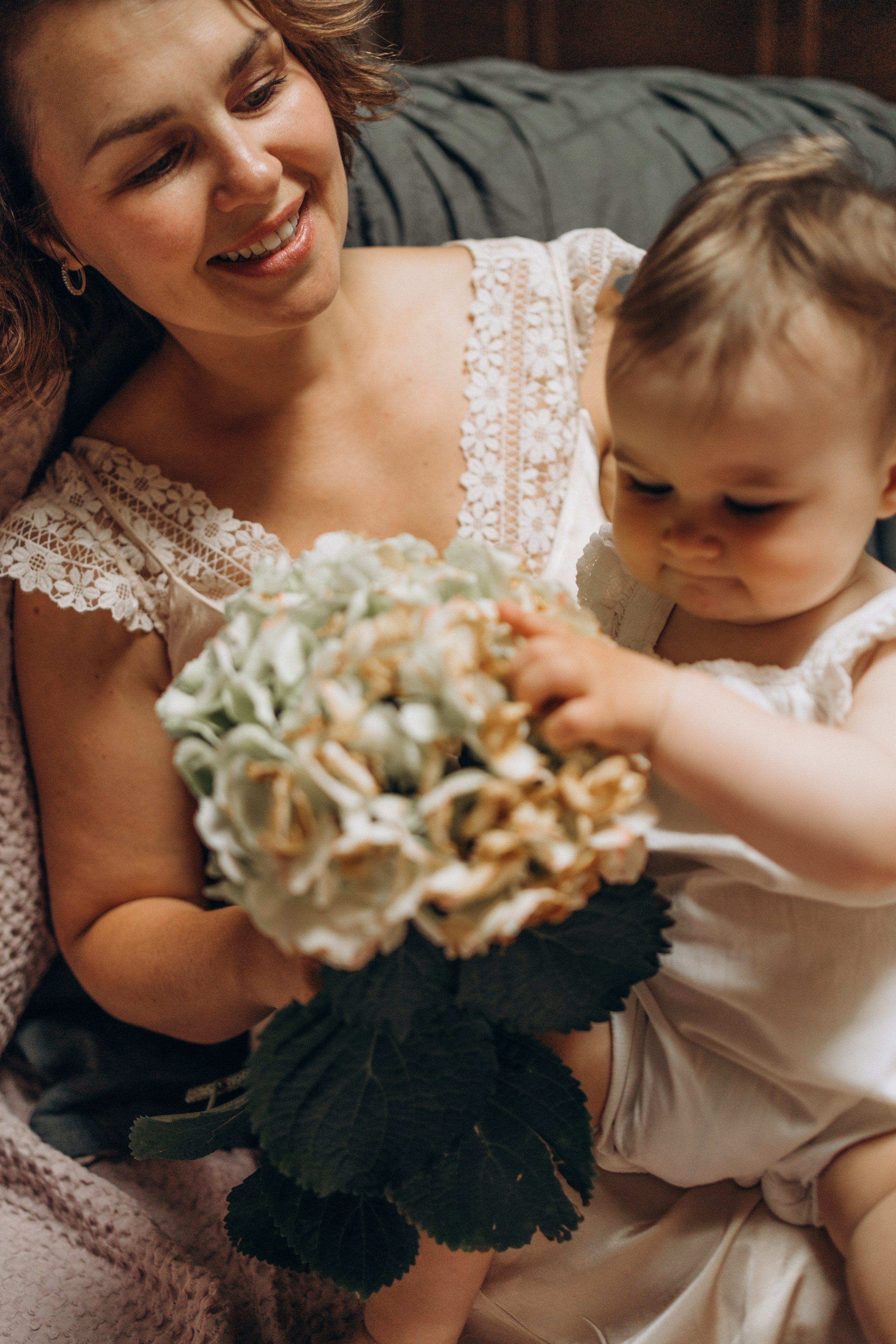 Julia & Grace. Family photographer in Helsinki, Victoria Guadagno