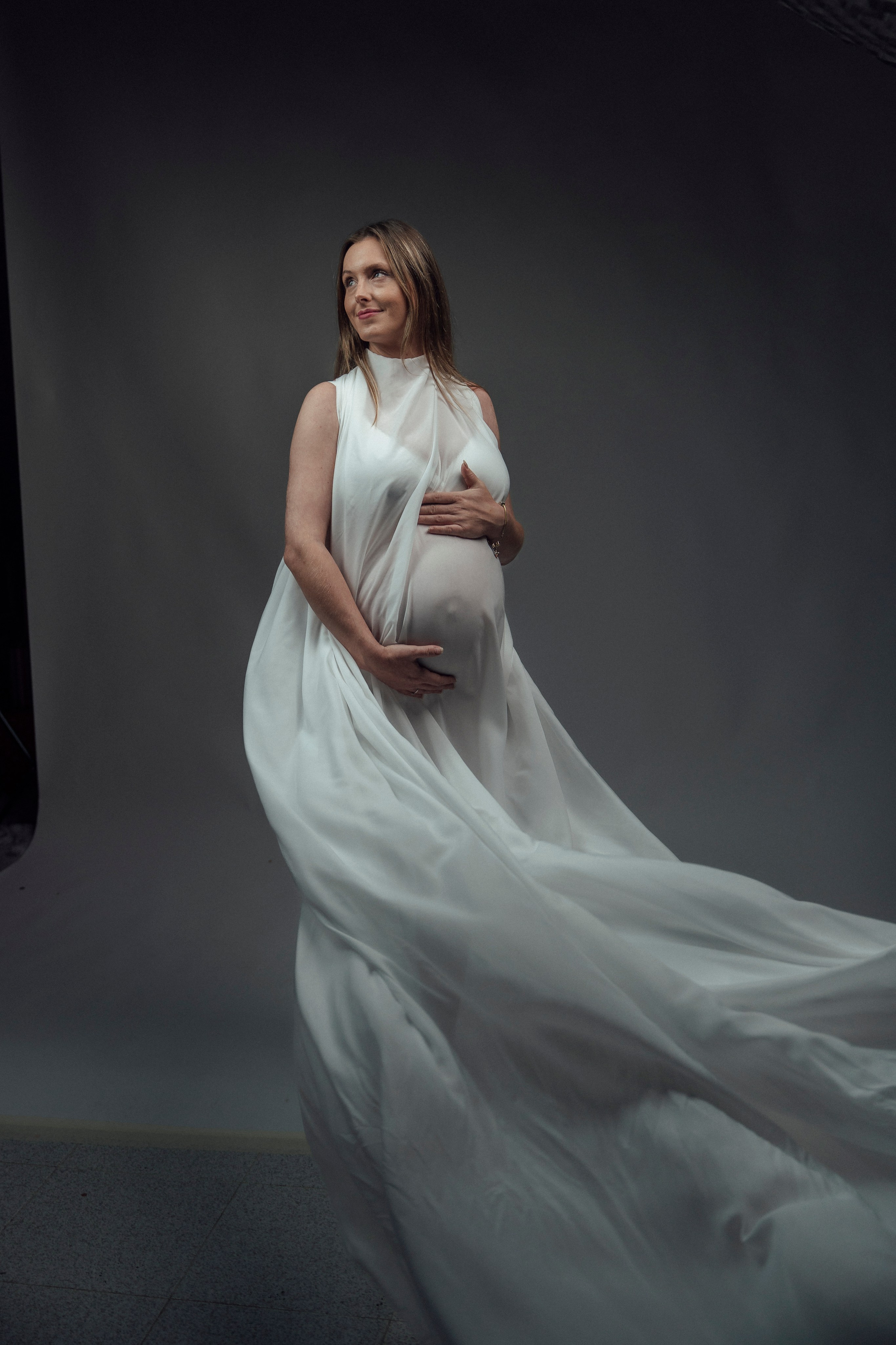 Sesión premamá en el estudio y en el aire libre. Таня Боннет | Профессиональный фотограф на Тенерифе — Летящие платья