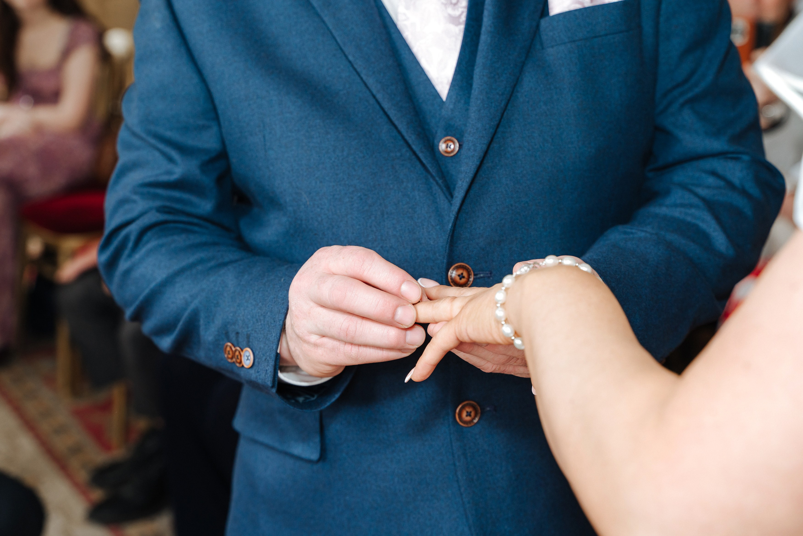 Luke and Nicola’s wedding at Danson House. Photographer in England Ekaterina Romanova