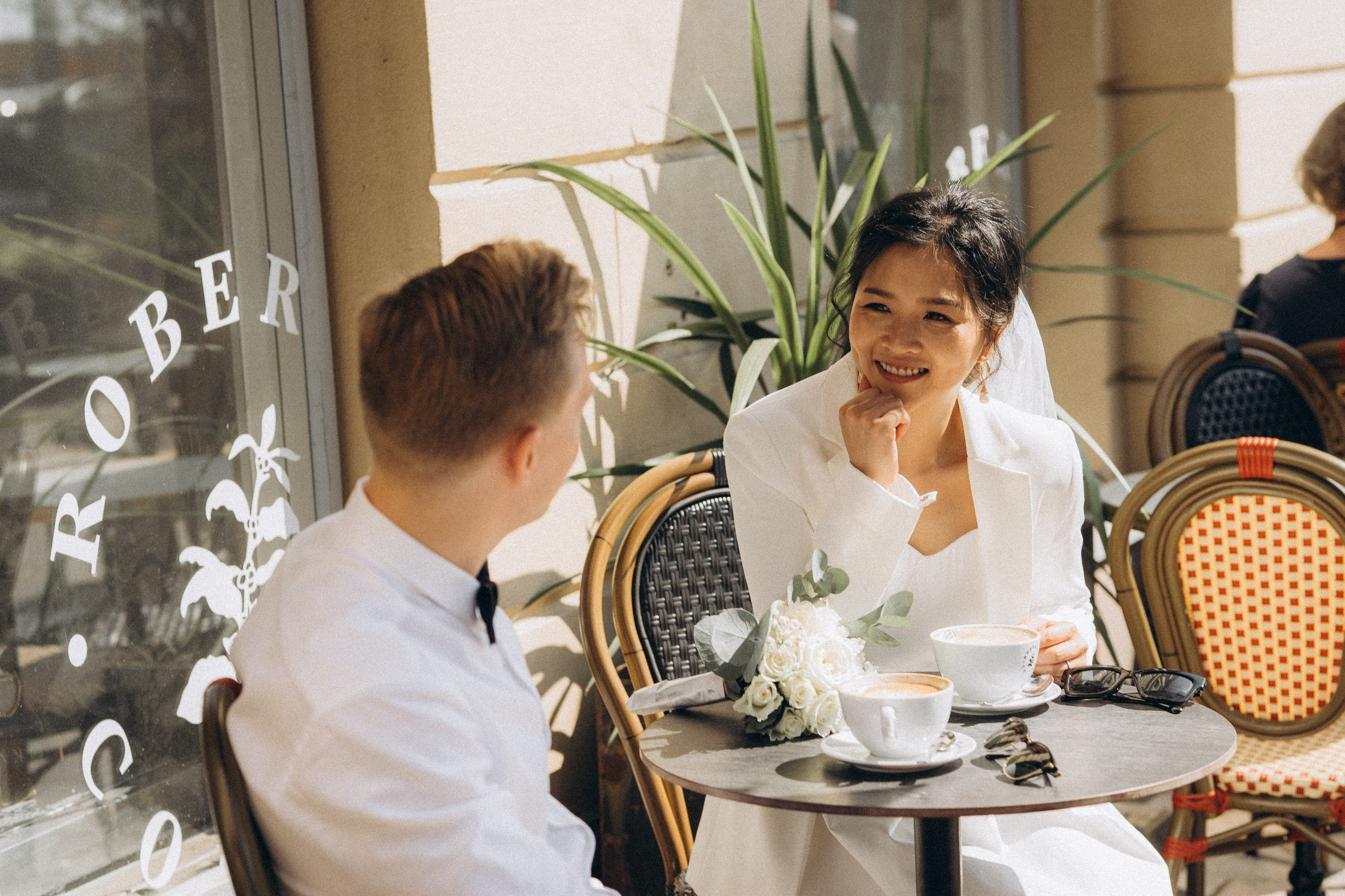City wedding. Wedding and portrait photographer in Helsinki Vickan O