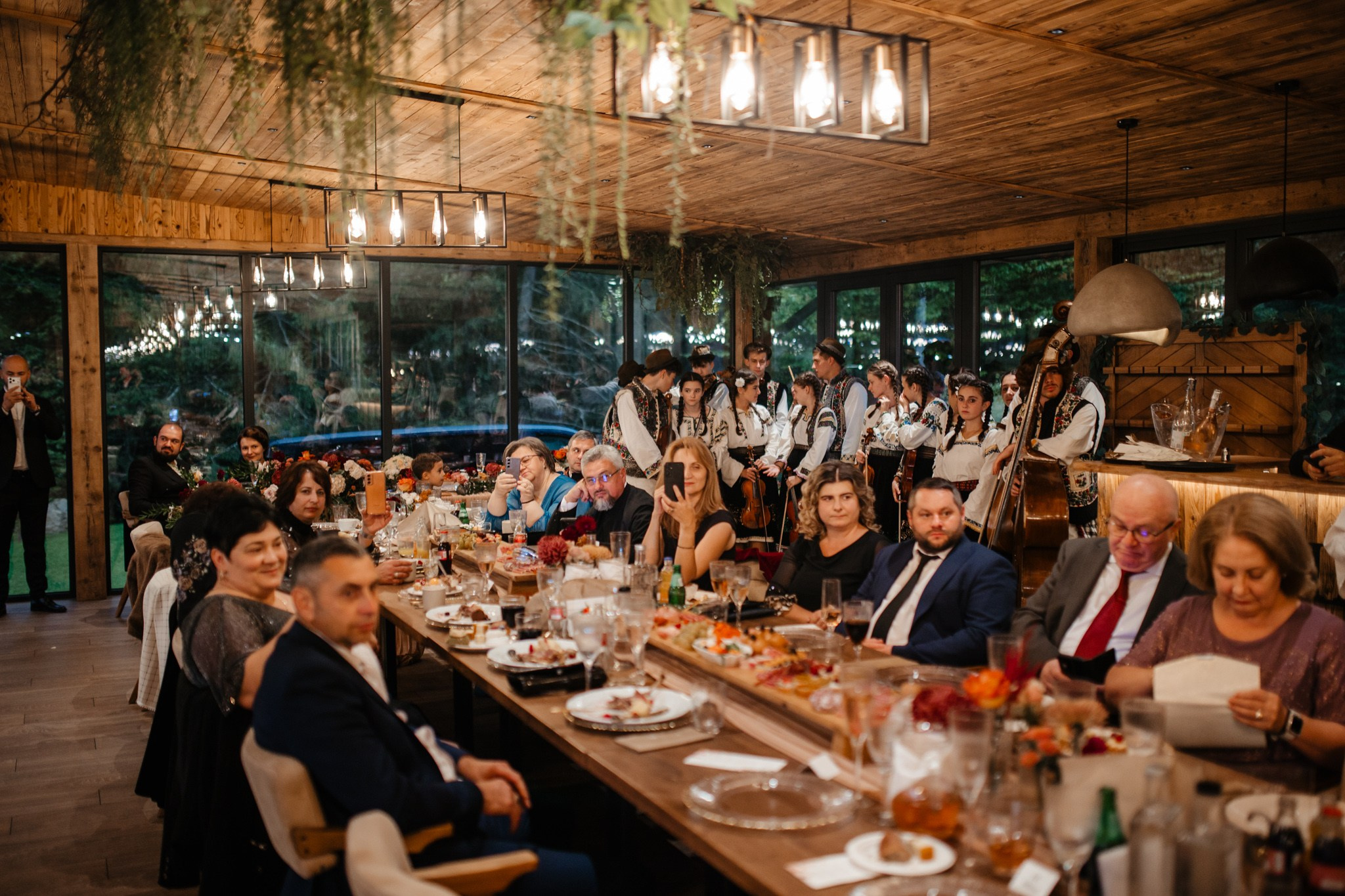 Nunta de Poveste la Sucevița: Cristi și Andreea. Servicii foto-video profesionale, pentru momente de neuitat