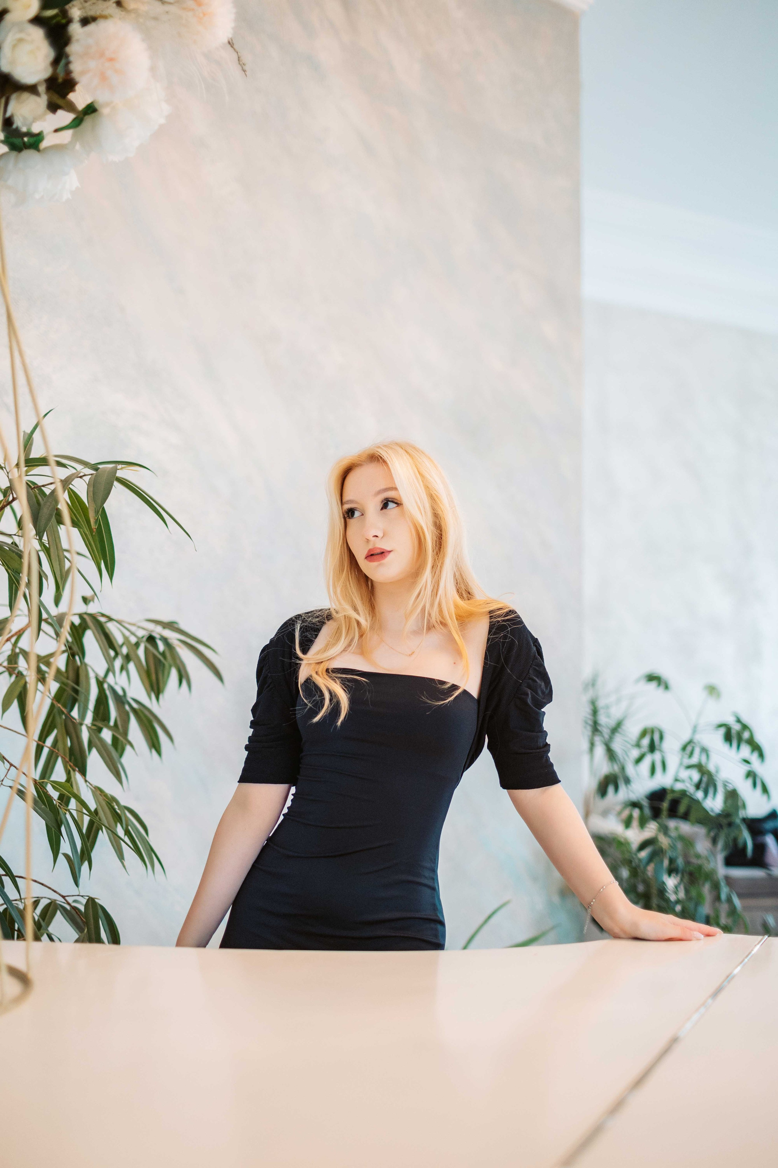 12F — Pedagogic. Contrast Studio