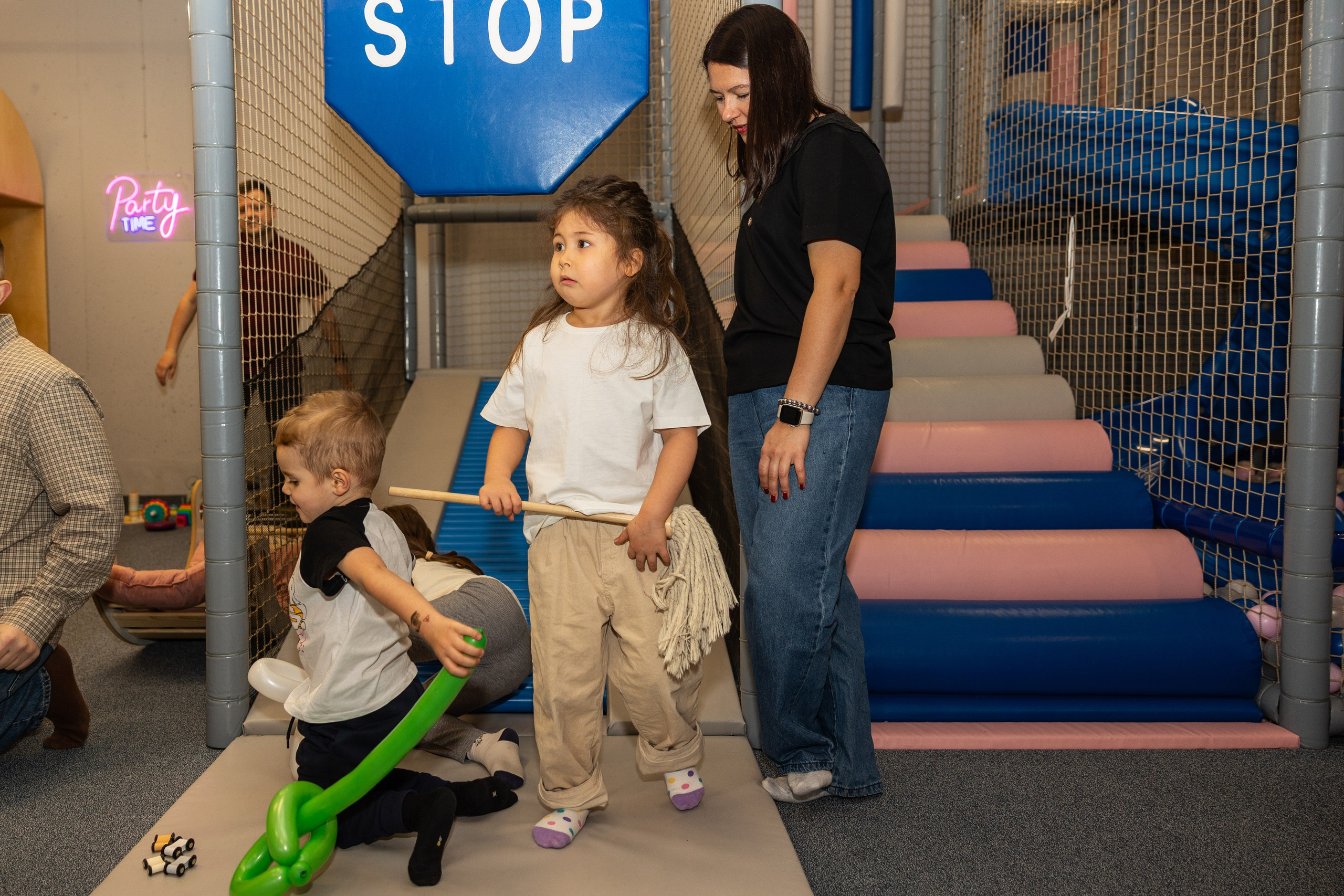 День рождения Артёма 24 января 2026 года. Семейный и детский фотограф в Варшаве Мила Бобровская