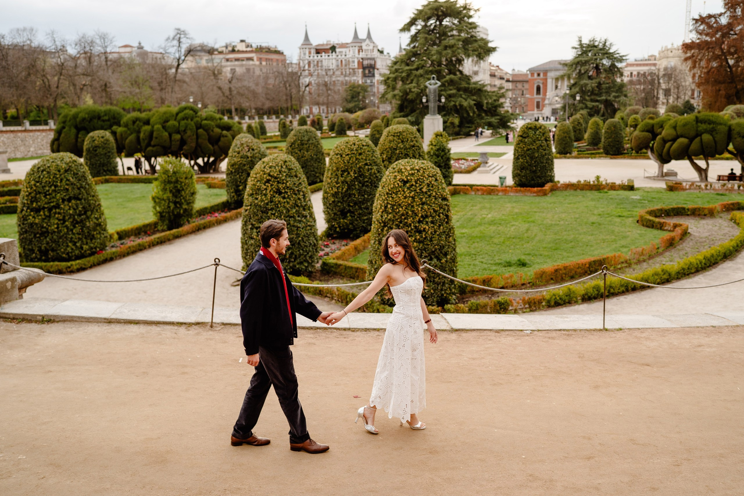 Romantic proposal in Retiro Park. Madrid Photographer for Proposals, Engagements & Families | Anya Petrova