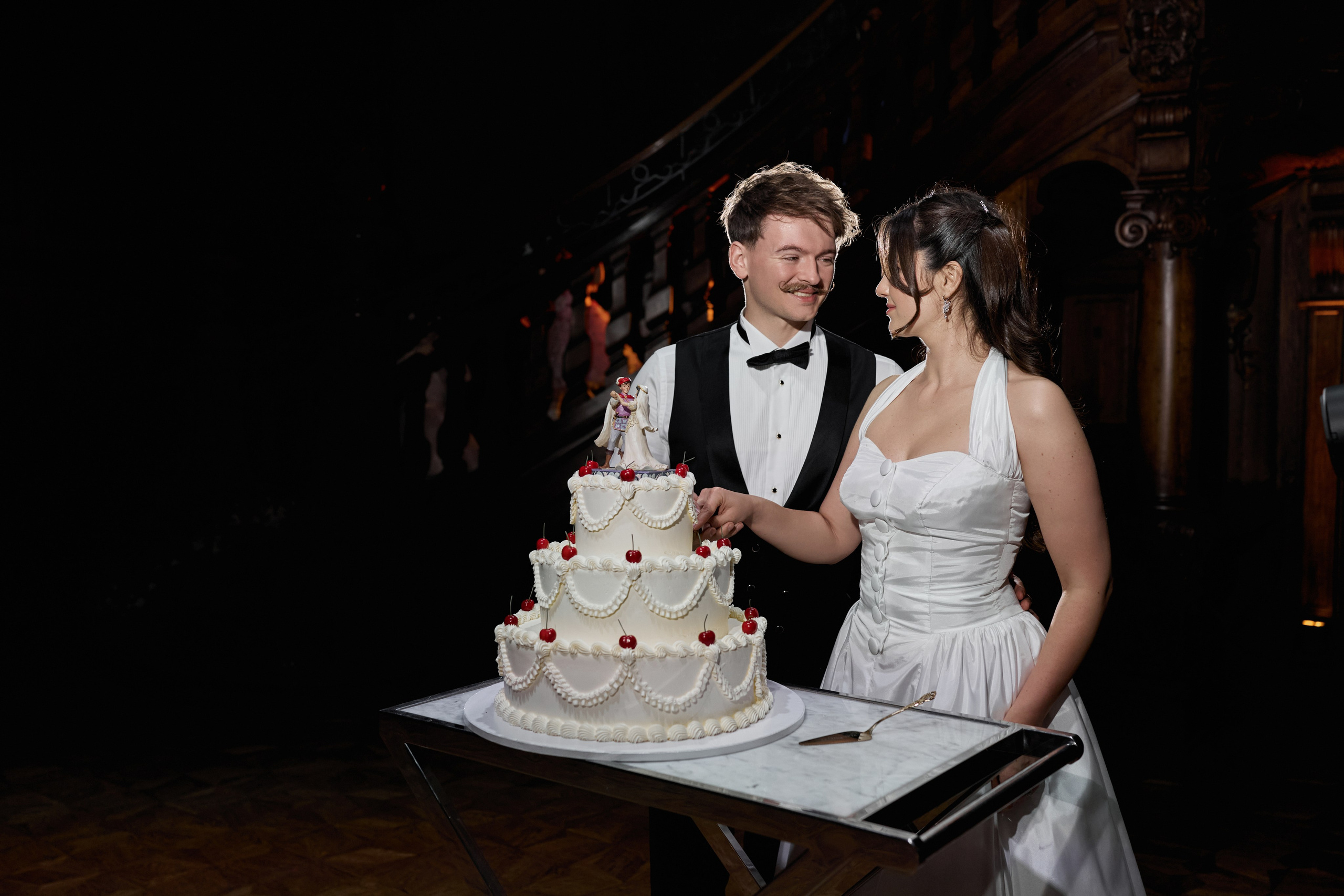Wiktoria & Kacper. Pałac Goetz. Fotograf ślubny i rodzinny w Krakowie Yana Klymova