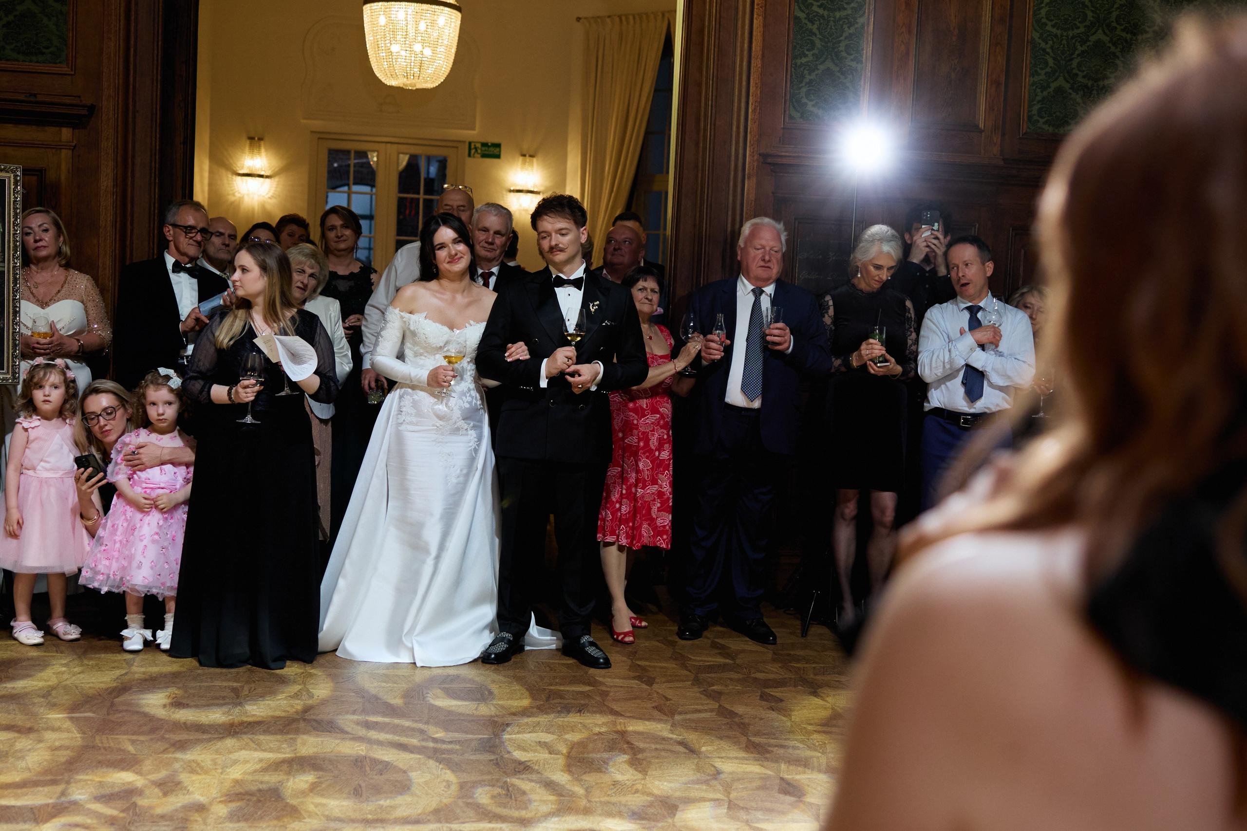 Wiktoria & Kacper. Pałac Goetz. Fotograf ślubny i rodzinny w Krakowie Yana Klymova