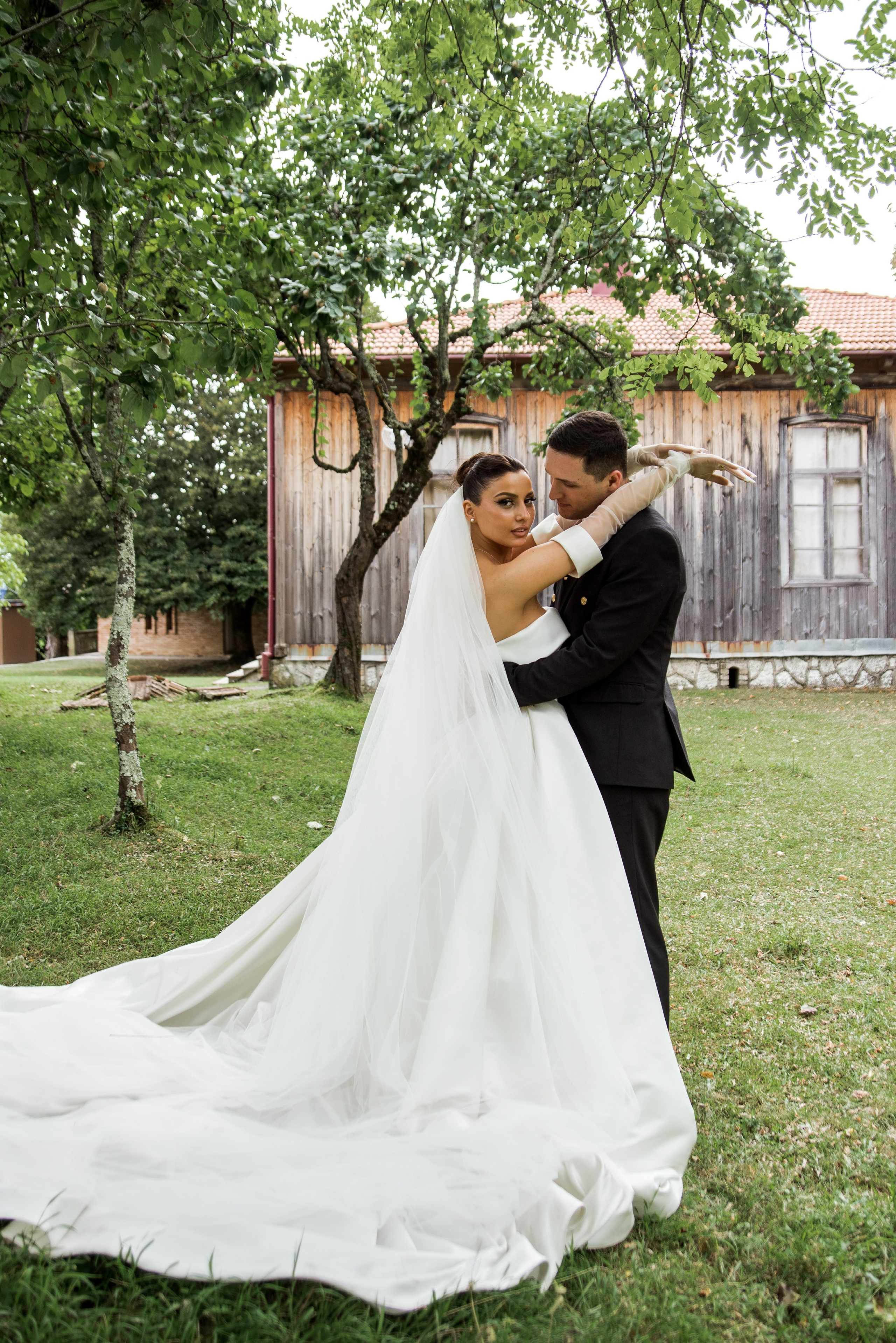 Грузинская свадьба Луки и Нино в Кутаиси. Свадебные фотографы в Грузии, Армении. Макс Коваленко и Лара Татосян. Свадебный видеограф