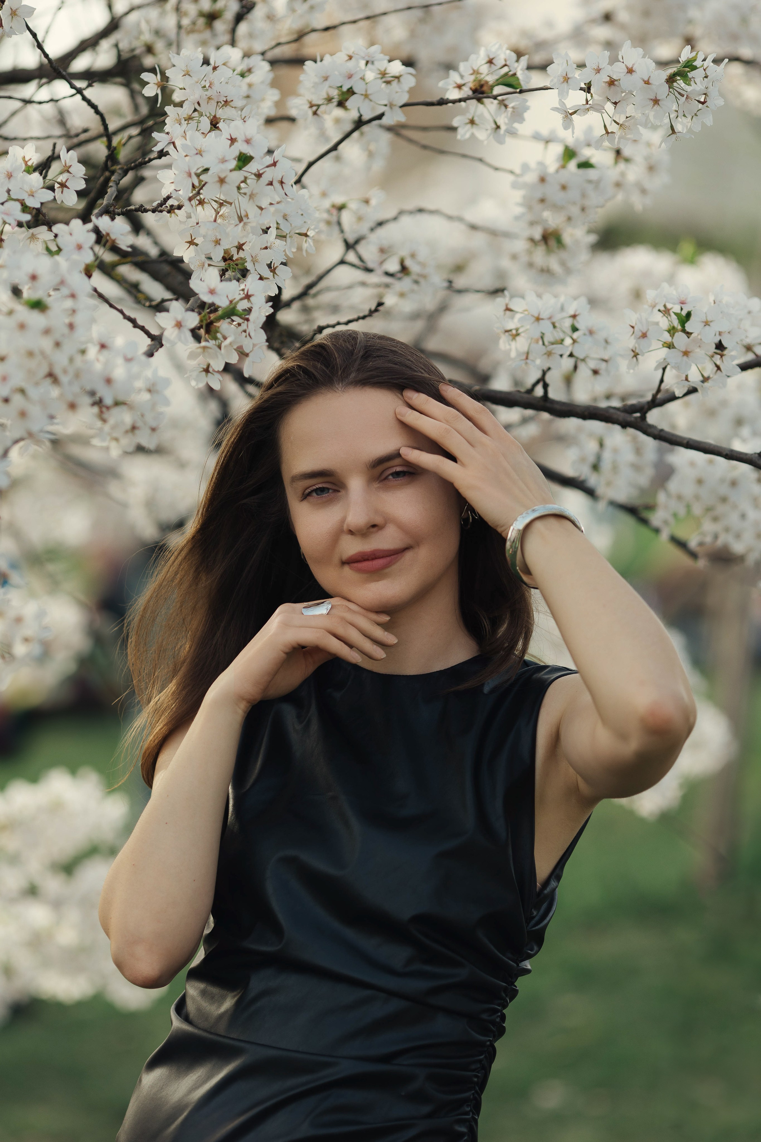 Прогулка Ольги в сакуре. Family photographer in Vilnuis Svetlana Naumova