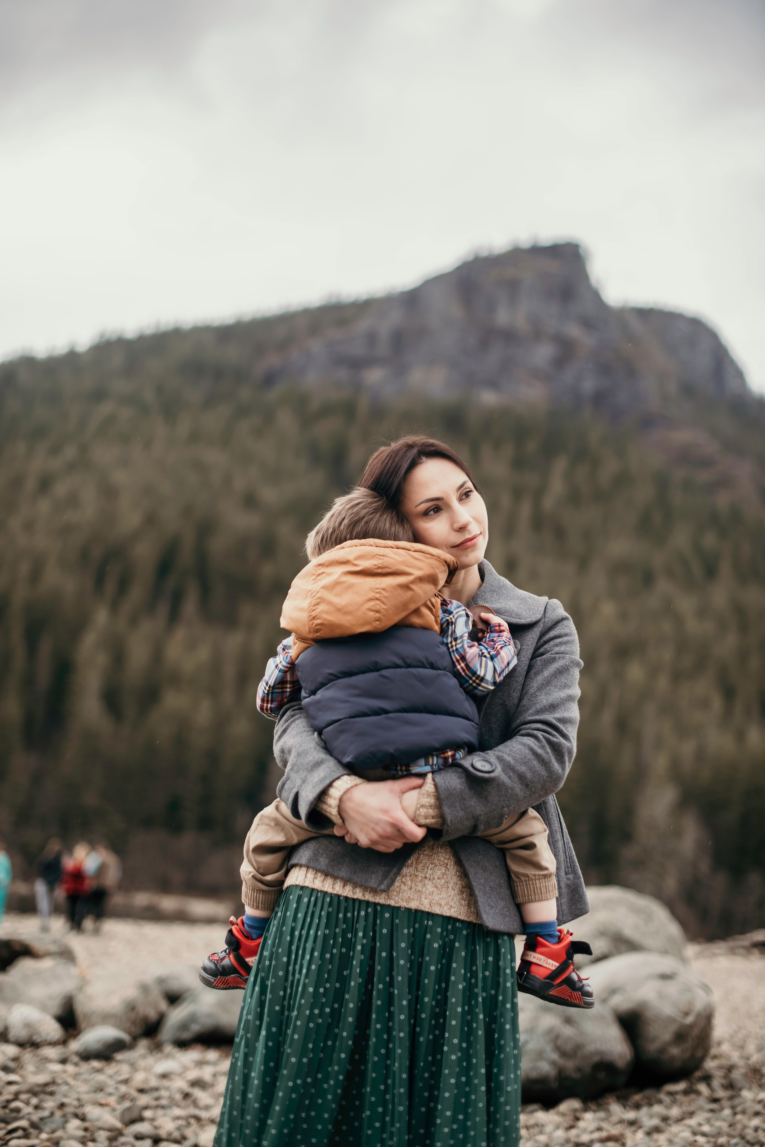 A walk by the water. Newborn, pregnancy, family photographer in New Jersey