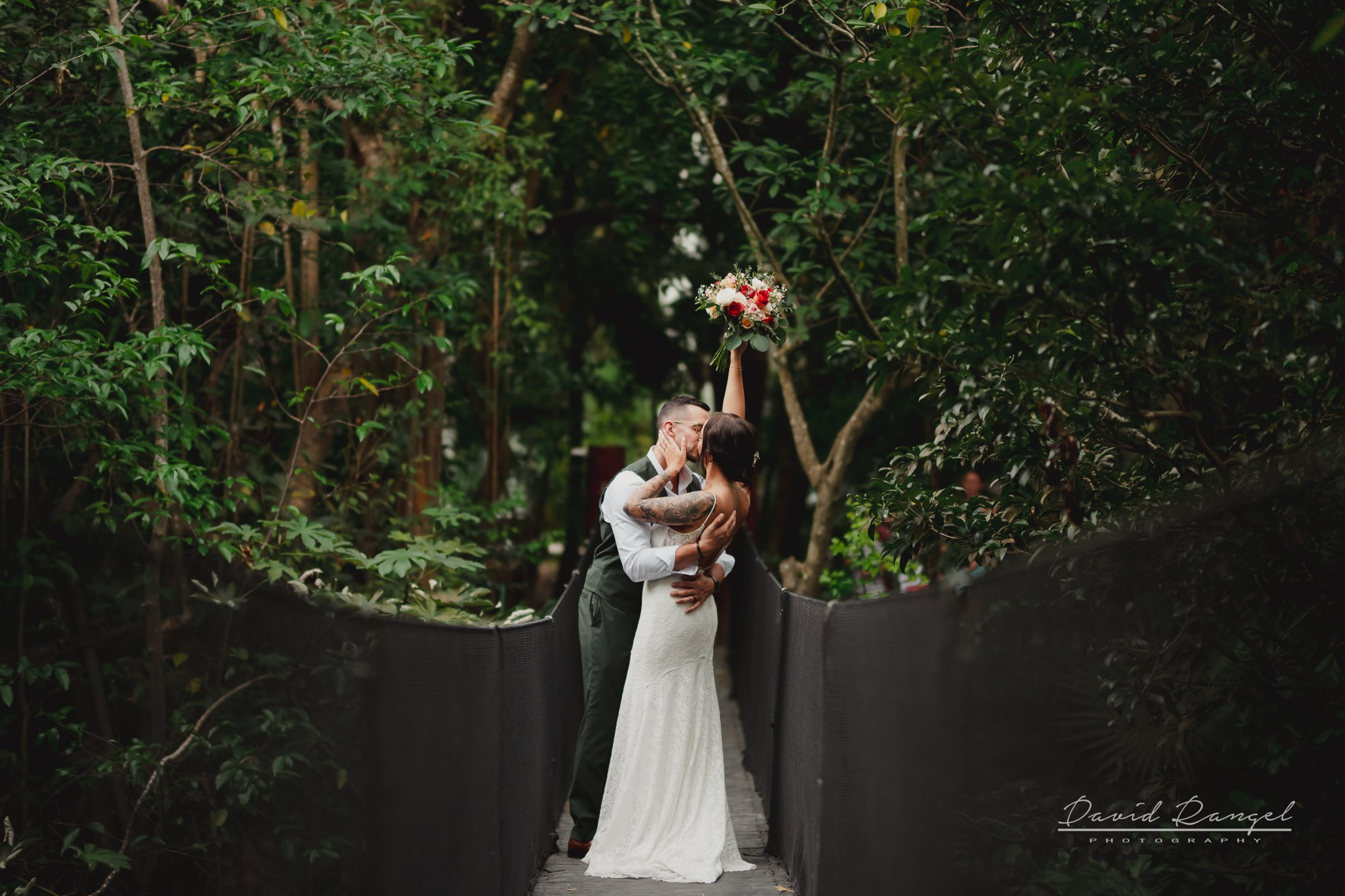 Classic Weddings. Destination wedding photographer based in Cancun and Riviera Maya with service worldwide