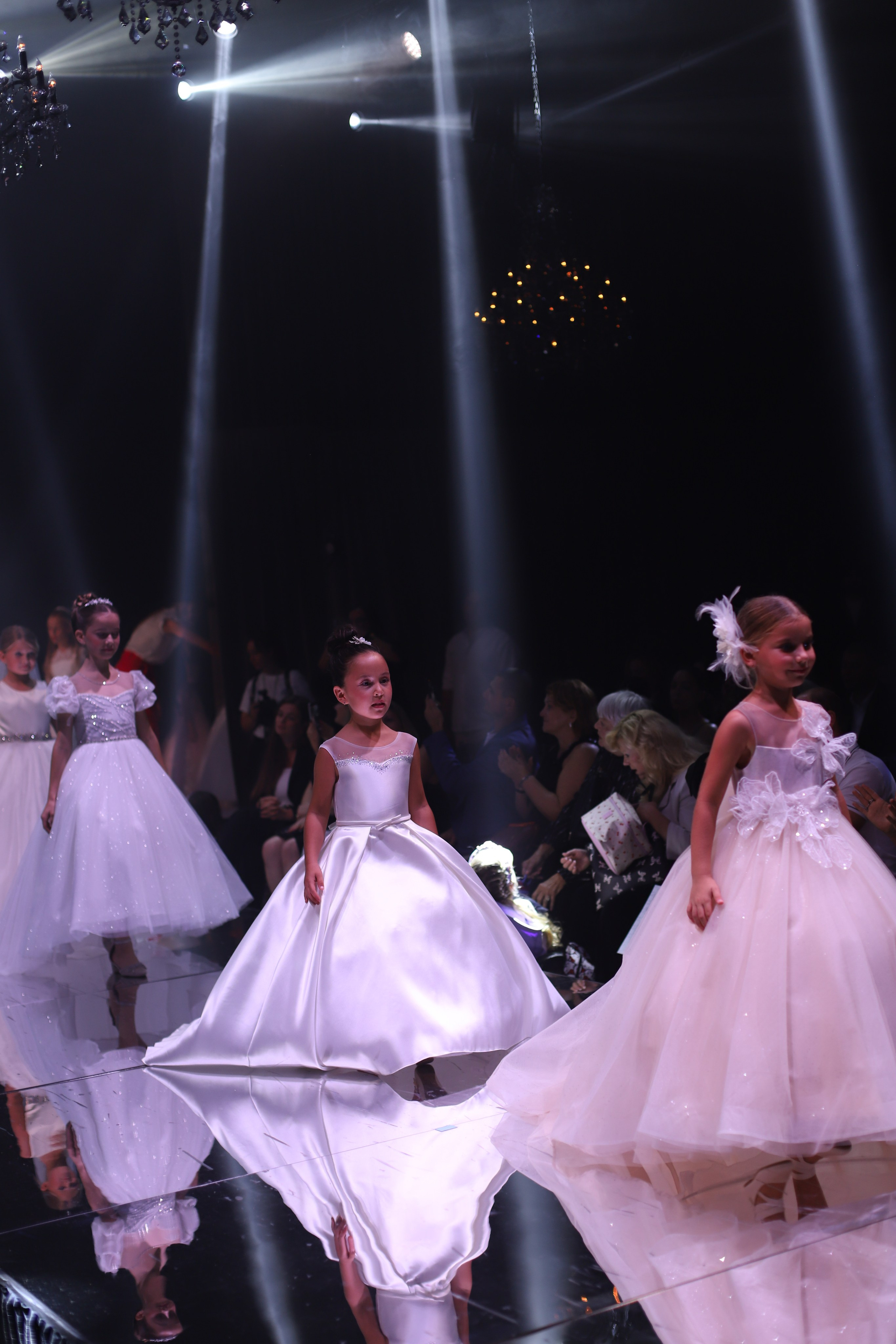 Young Fashion Show. VALERIIA VIUNOVA individual shooting\love story\event\brand