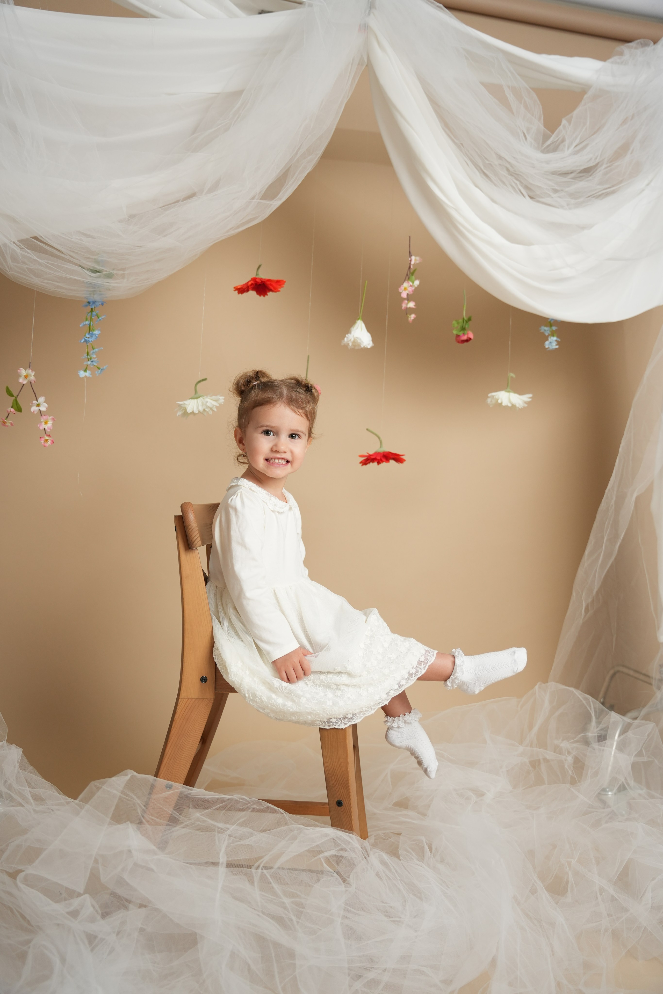 Ksenya and Stesha. Professional Photographer Abu Dhabi, Dubai — Yulia Ismoilova | 2025