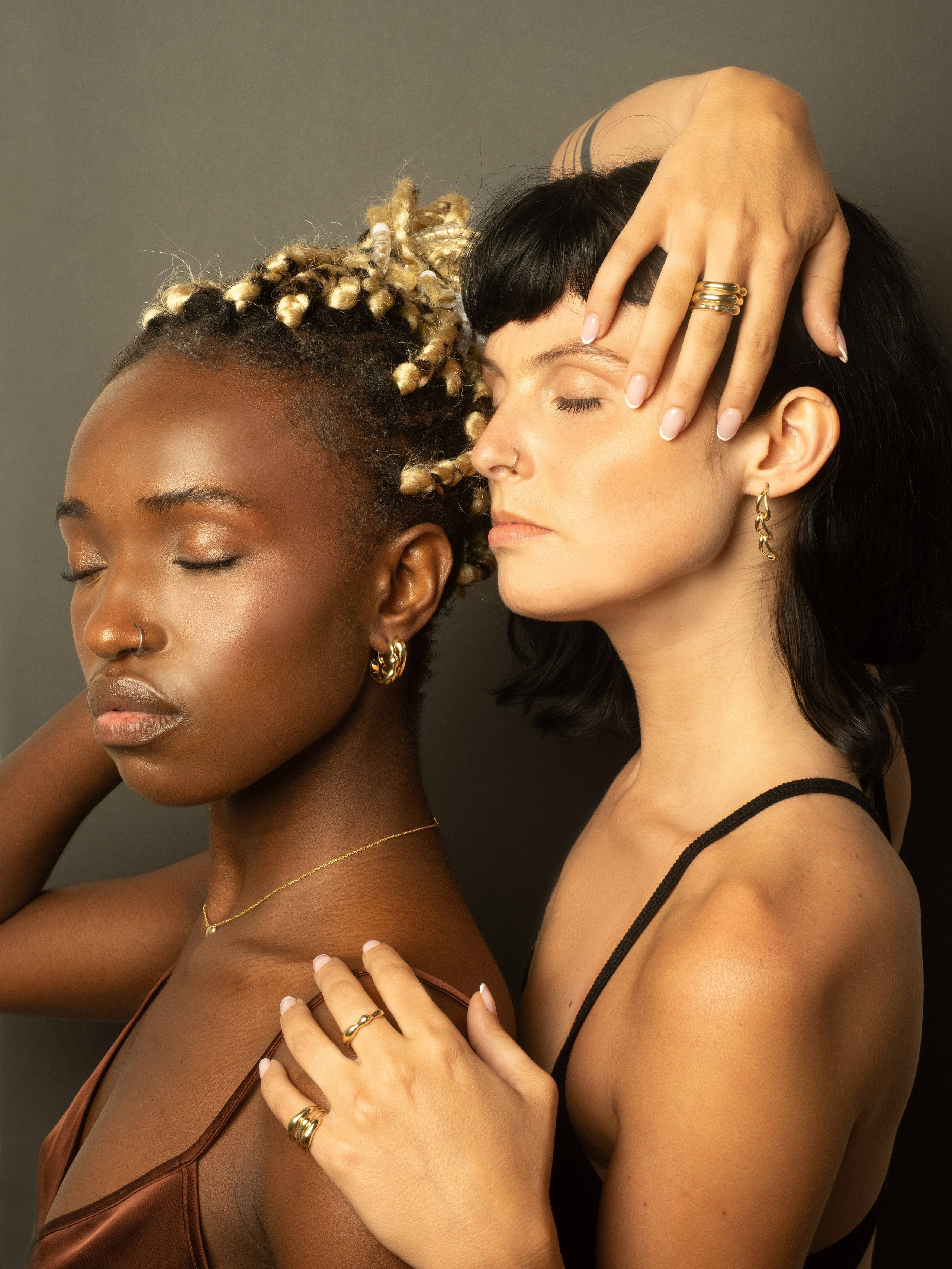Eli Koshii. Mimosa Studios — Motherhood, Portrait & Family Photographer in Montreal