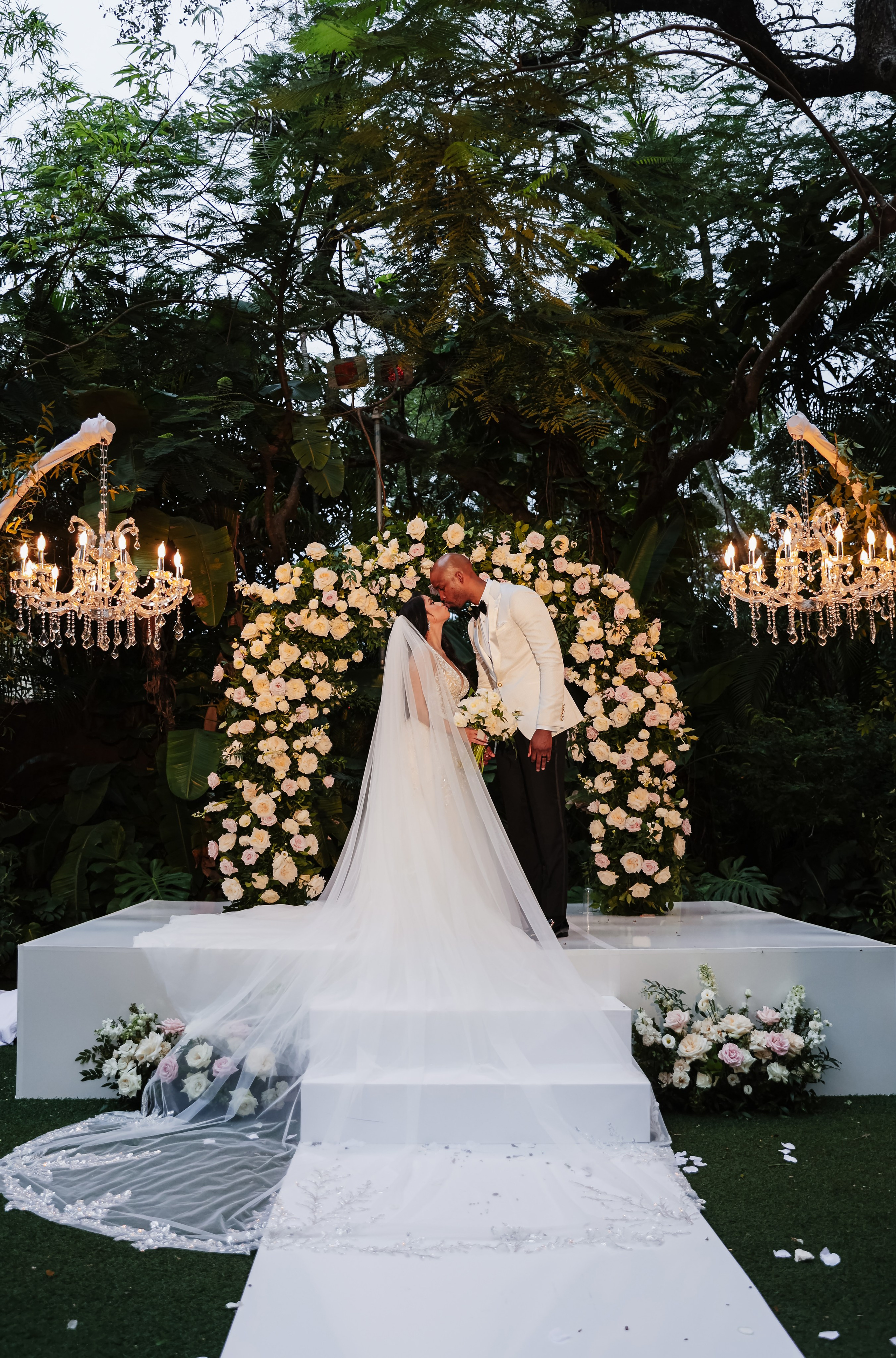 Classic Elegance Meets Modern Love | Martha & Julius at Villa Woodbine. YES I DO PRODUCTION — Wedding photography&videography