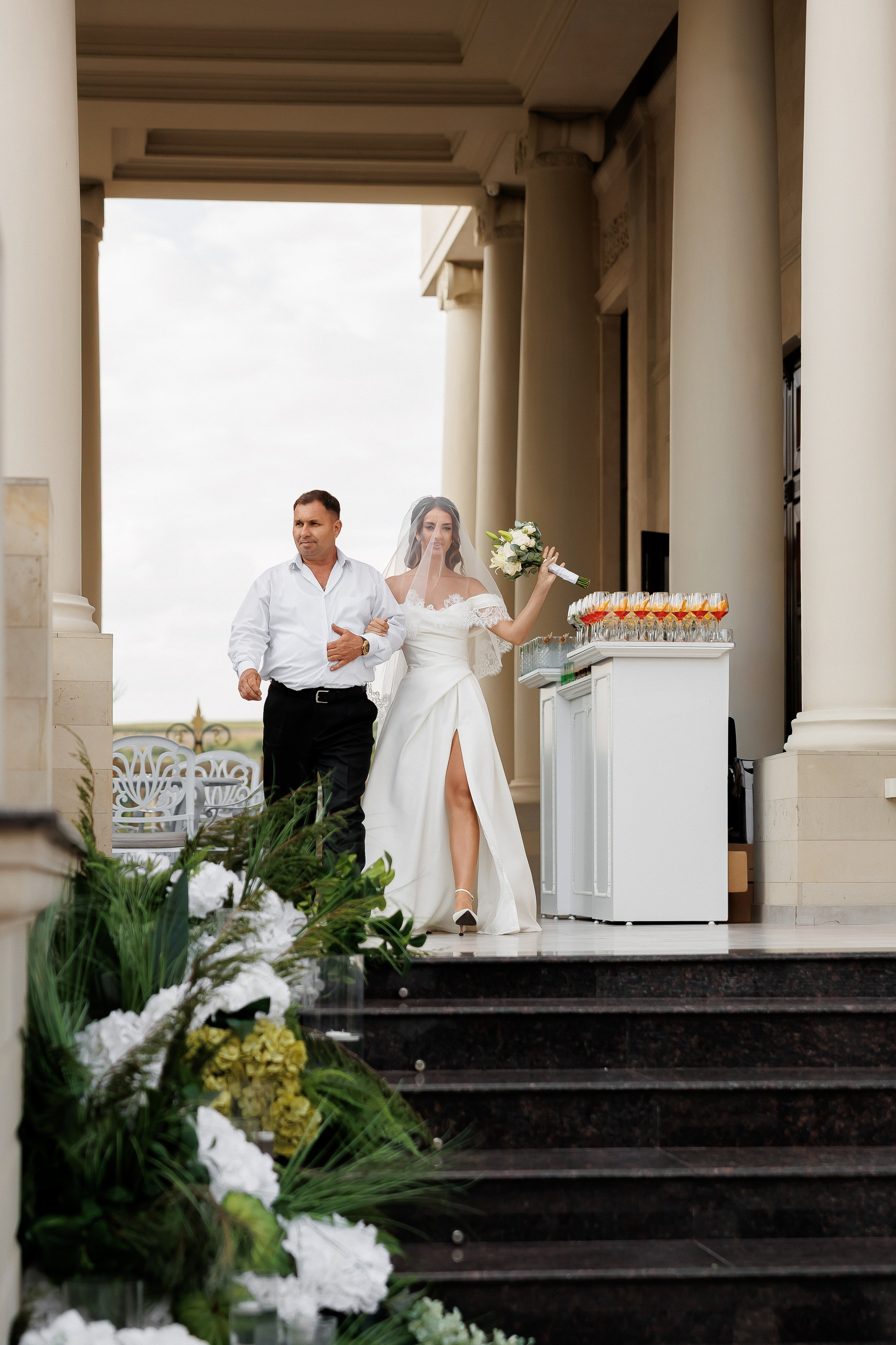 Eugen & Livia — Grand Elysee — Wedding Day. Servicii Foto și Video 067188353