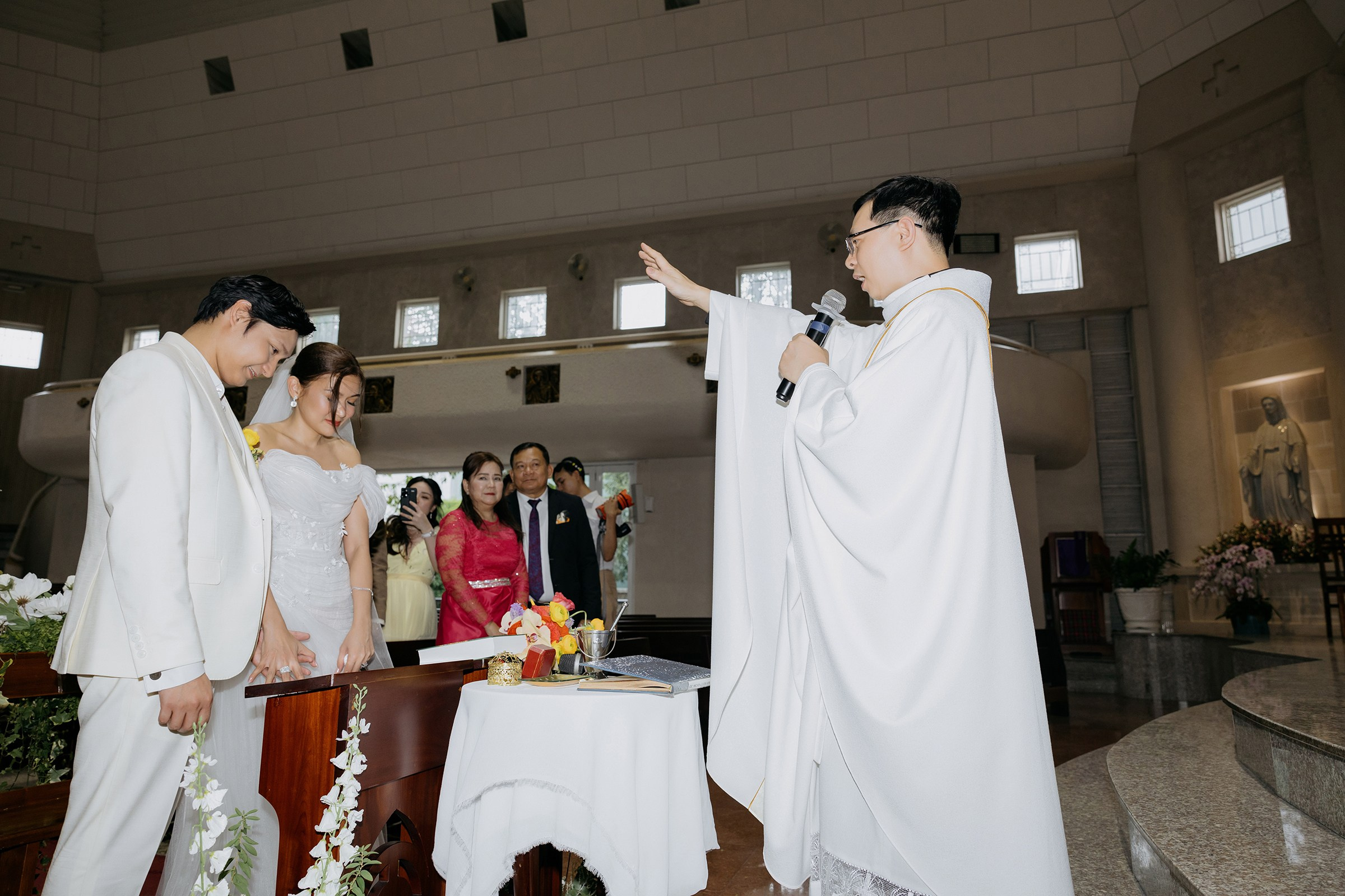 Church Wedding / Nica & Xavier. Nhiếp ảnh gia đám cưới hàng đầu tại Thành Phố Hồ Chí Minh