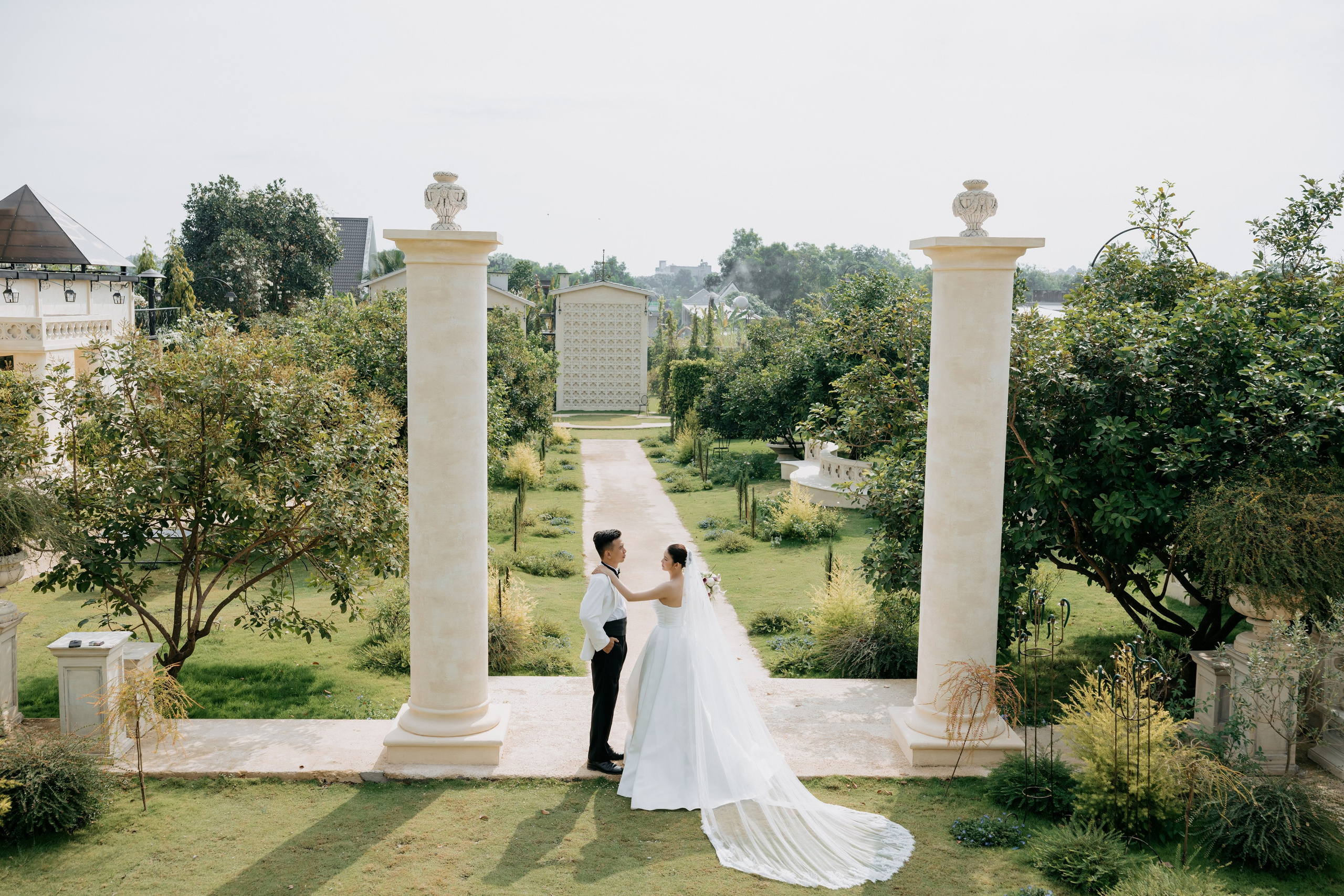 THU & NHU / An garden. Saigon Wedding Present | Art Beyond Moments