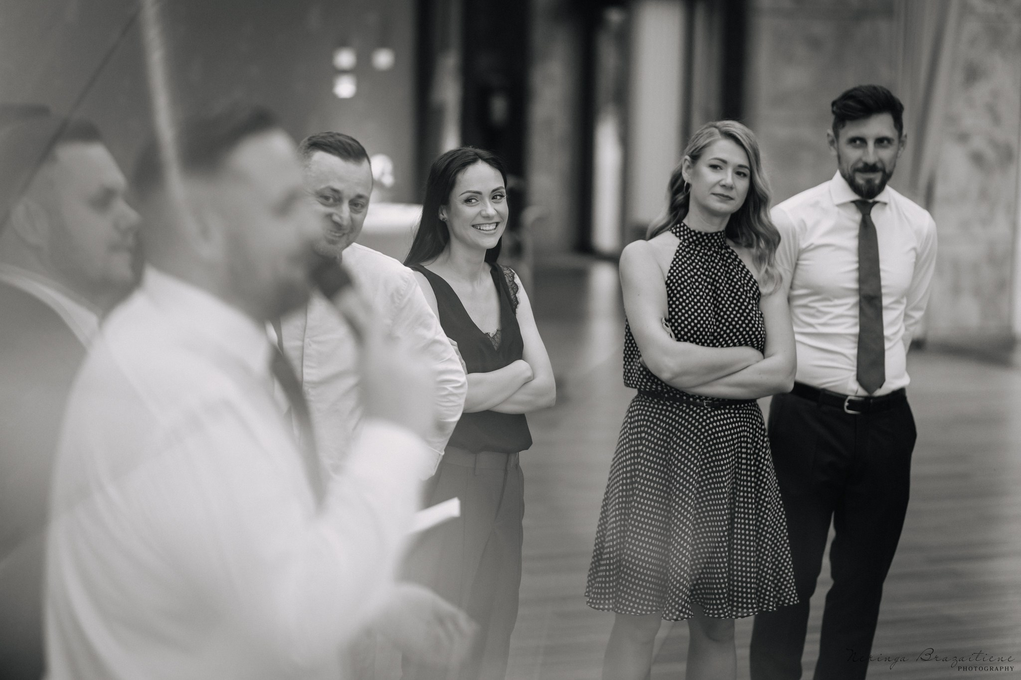 Vestuvinė fotosesija Kaune, Vienybės aikštėje, prie Lietuvos banko