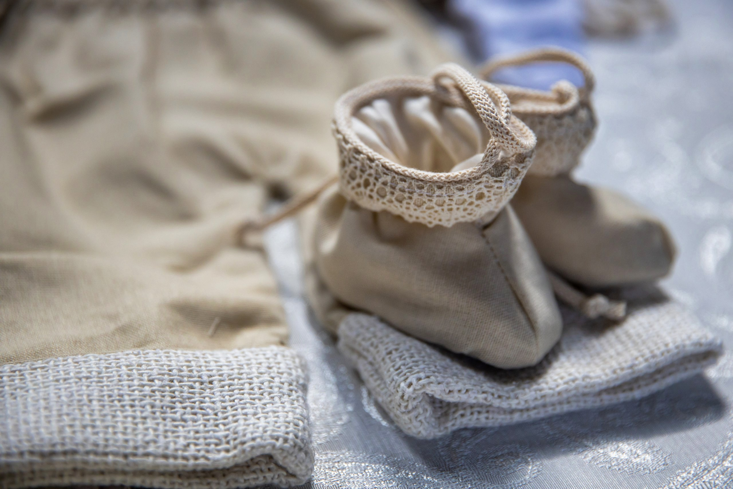 - nunta--fotograf-profesionist-botosani  - fotografie-nunta-romantica - imagini-nunta-in-natura-alin-chirila-fotograf  - fotografii-cuplu-indragostit-nunta-botosani  - sedinta-foto-miri-andrei-iustina-alinofotostudio  - amintiri-din-nunta-realizate-de-fotograf-profesionist  - povestea-nuntii-andrei-si-iustina-in-imagini-alinofotostudio-fotograf evenimente- evenimente Botoșani -fotograf Suceava - fotograf Iași- servicii foto. servicii foto Botoșani. servicii foto video Botoșani. otograf-nunta-botosani-fotograf nunta. fotograf evenimente. fotograf nunta Botoșani. Alin chirila. Alin chirila fotograf. Alinofotostudio.- servicii foto. servicii foto Botoșani. servicii foto video Botoșani. fotograf nunta. fotograf evenimente. fotograf nunta Botoșani. Alin chirila. Alin chirila fotograf. Alinofotostudio.fotograf stare civilă,poze stare civilă,album foto stare civilă,servicii foto suceava,fotograf evenimente suceava,fotograf nuntă suceava,poze cununie civilă,ședință foto stare civilă,sesiune foto suceava,fotograf profesionist suceava,fotograf botosani,stare civila botosani,alinofotostudio,alin chirila fotograf.servicii foto. servicii foto Botoșani. servicii foto video Botoșani. fotograf nunta. fotograf evenimente. fotograf nunta Botoșani. Alin chirila. Alin chirila fotograf. Alinofotostudio.fotograf stare civilă,poze stare civilă,album foto stare civilă,servicii foto suceava,fotograf evenimente suceava,fotograf nuntă suceava,poze cununie civilă,ședință foto stare civilă,sesiune foto suceava,fotograf profesionist suceava,fotograf botosani,stare civila povestitor prin fotografiebotosani,alinofotostudio,alin chirila fotograf,servicii foto. servicii foto Botoșani. servicii foto video Botoșani. fotograf nunta. fotograf evenimente. fotograf nunta Botoșani. Alin chirila. Alin chirila fotograf. Alinofotostudio.fotograf stare civilă,poze stare civilă,album foto stare civilă,servicii foto suceava,fotograf evenimente suceava,fotograf nuntă suceava,poze cununie civilă,ședință foto stare civilă,sesiune foto suceava,fotograf profesionist suceava,fotograf botosani,stare civila botosani,alinofotostudio,alin chirila fotograf,cununie religioasă botoșani,andreea și neculai,capela militară botoșani,foto conacul zăicești,fotograf nuntă botoșani,fotograf cununie religioasă,foto evenimente botoșani,poze cununie capela militară,ședință foto zăicești,fotograf profesionist botoșaniMire și mireasă – Sergiu & Liliana – ziua nunții, 2024  - Emoții în ziua nunții – Sergiu și Liliana  - Dansul mirilor – fotografie artistică nuntă 2024  - Sedinta foto romantică în natură – Sergiu & Liliana  - Rochia de mireasă și detalii de nuntă elegan-Album de cununie civilă Florin și Anda – Fotografii profesionale realizate de Alin Chirilă în Botoșani -fotograf prin fotografie-Ședință foto Trash the Dress pe muntele Rarău cu Iulian și Iuliana – fotografie de cuplu, natură montană, emoție autentică surprinsă de Alin Chirilă, povestitor prin fotografie.- "Iulian și Iuliana pe crestele Rarăului – fotografie Trash the Dress în natură"  - "Cuplu îmbrățișat la apus pe muntele Rarău – ședință foto după nuntă"  - "Rochie de mireasă în vânt pe munte – Trash the Dress Rarău-1. Iulian și Iuliana pe muntele Rarău – ședință foto Trash the Dress în natură, cu peisaj montan spectaculos  2. Cuplu în îmbrățișare pe Rarău – emoție autentică surprinsă după nuntă  3. Rochie de mireasă în bătaia vântului – fotografie artistică Trash the Dress în munți  4. Mire și mireasă privind spre orizont – dragoste și libertate pe muntele Rarău  5. Iuliana zâmbind în rochia de mireasă – portret în natură, Trash the Dress  6. Iulian ținându-și mireasa de mână – ședință foto romantică pe munte  7. Detaliu cu rochia pe stâncă – estetică naturală Trash the Dress Rarău  8. Cuplu în mers pe poteca Rarăului – fotografie simbolică de după nuntă  9. Apus de soare pe Rarău în spatele mirilor – imagine de poveste Trash the Dress  10. Iulian și Iuliana râzând împreună – momente autentice surprinse de Alin Chirilă, povestitor prin fotografie-fotograf-nunta-cerbu-botosan trash-the-dress-botosani Alin Chirilă Fotograf – fotograf de nuntă Botoșani-fotograf nuntă Botoșani-fotograf nuntă Cerbu Botoșani-fotograf profesionist nuntă Botoșani-fotografie de nuntă Botoșani-fotograf evenimente Botoșani-fotograf nuntă Moldova-fotograf trash the dress Botoșani	- fotograf pregătirea mirilor Botoșani	-fotograf ceremonie religioasă nuntă-fotograf petrecere nuntă Botoșani- fotograf nuntă Botoșani pregătirea mirelui- pregătirea mirelui fotografie nuntă Cerbu Botoșani-fotograf nuntă Botoșani pregătirea miresei -mireasă pregătiri nuntă Cerbu Botoșani-fotograf nuntă Botoșani nașii mirilor-ceremonie religioasă nuntă Cerbu Botoșani-fotograf nuntă Botoșani ceremonie religioasă biserică-petrecere nuntă Cerbu Botoșani invitați dans-fotograf nuntă Botoșani petrecere restaurant-ședință foto trash the dress-fotograf trash the dress Botoșani ședință foto după nuntă-Fotograf nuntă Botoșani – galerie foto reală de la evenimente