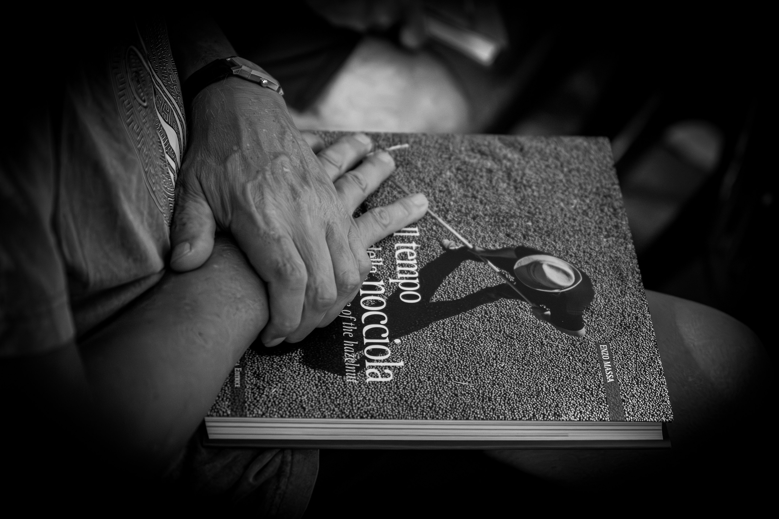 Il Tempo della Nocciola di Enzo Massa. “Gianmaria Coscia fotografo per passione”