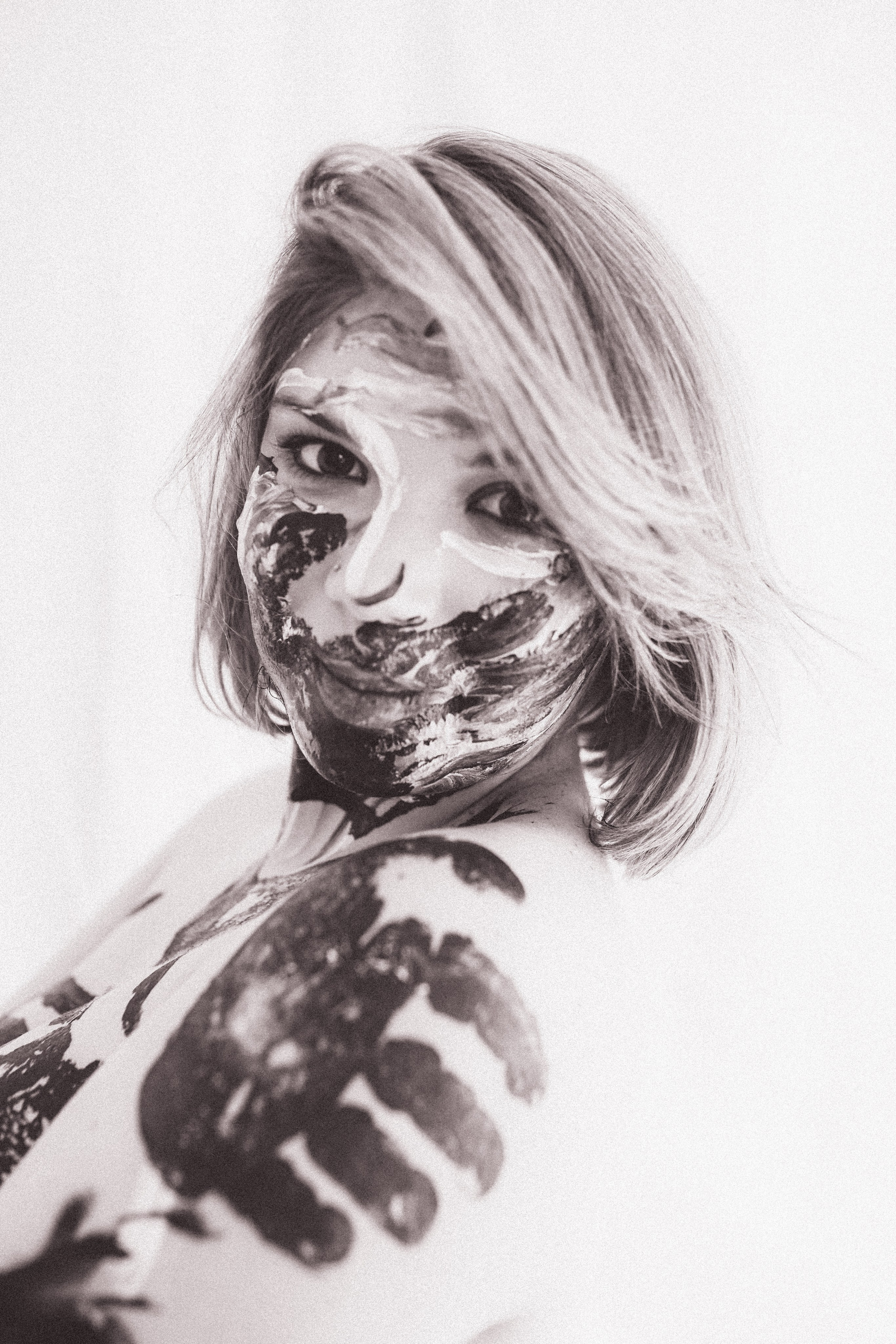 Fotografie de Portret Brașov | Artist Mădălina Beda. Madalina Beda- Artist vizual, fotograf, doula la nastere, consultant babywearing Brasov si in toata tara