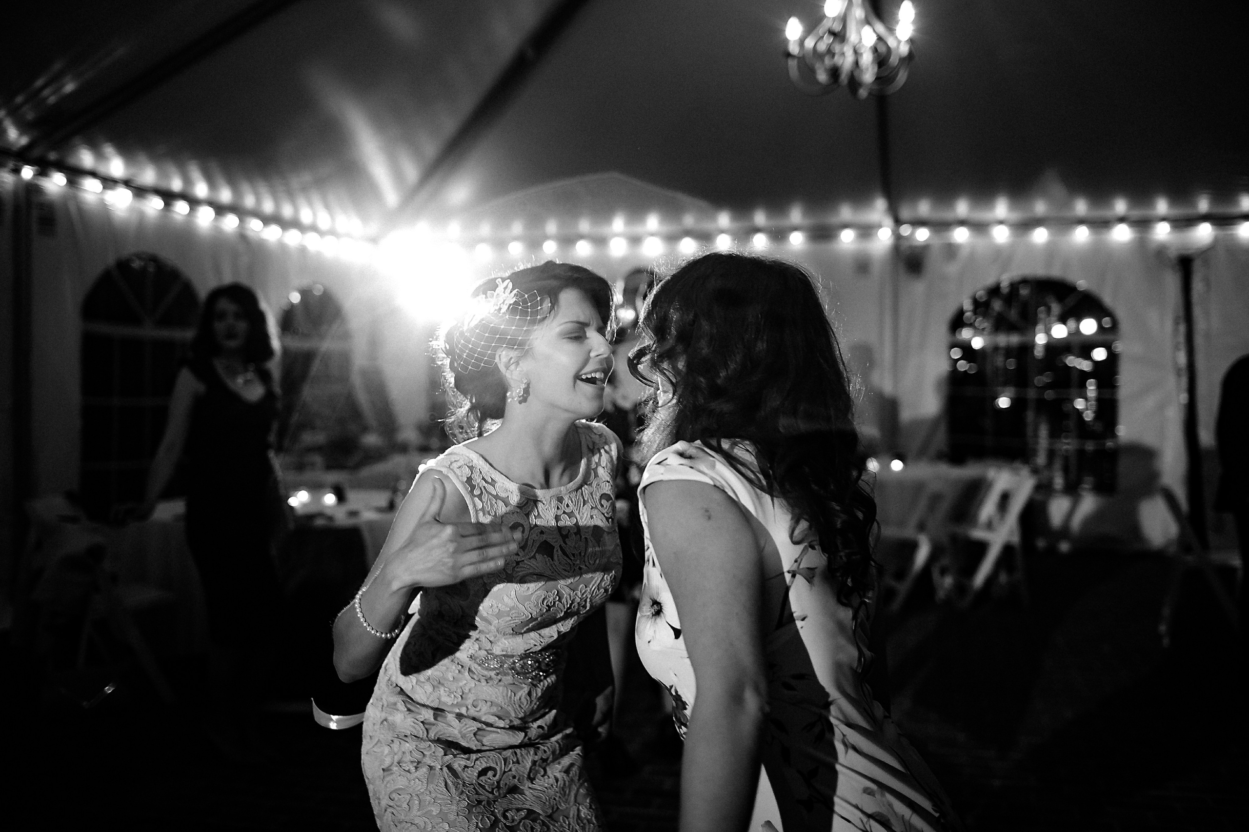 Фотограф в Ирландии Дублин свадьба утро фотки лучший топ свадебный красивая невеста гости подружки танцы веселье