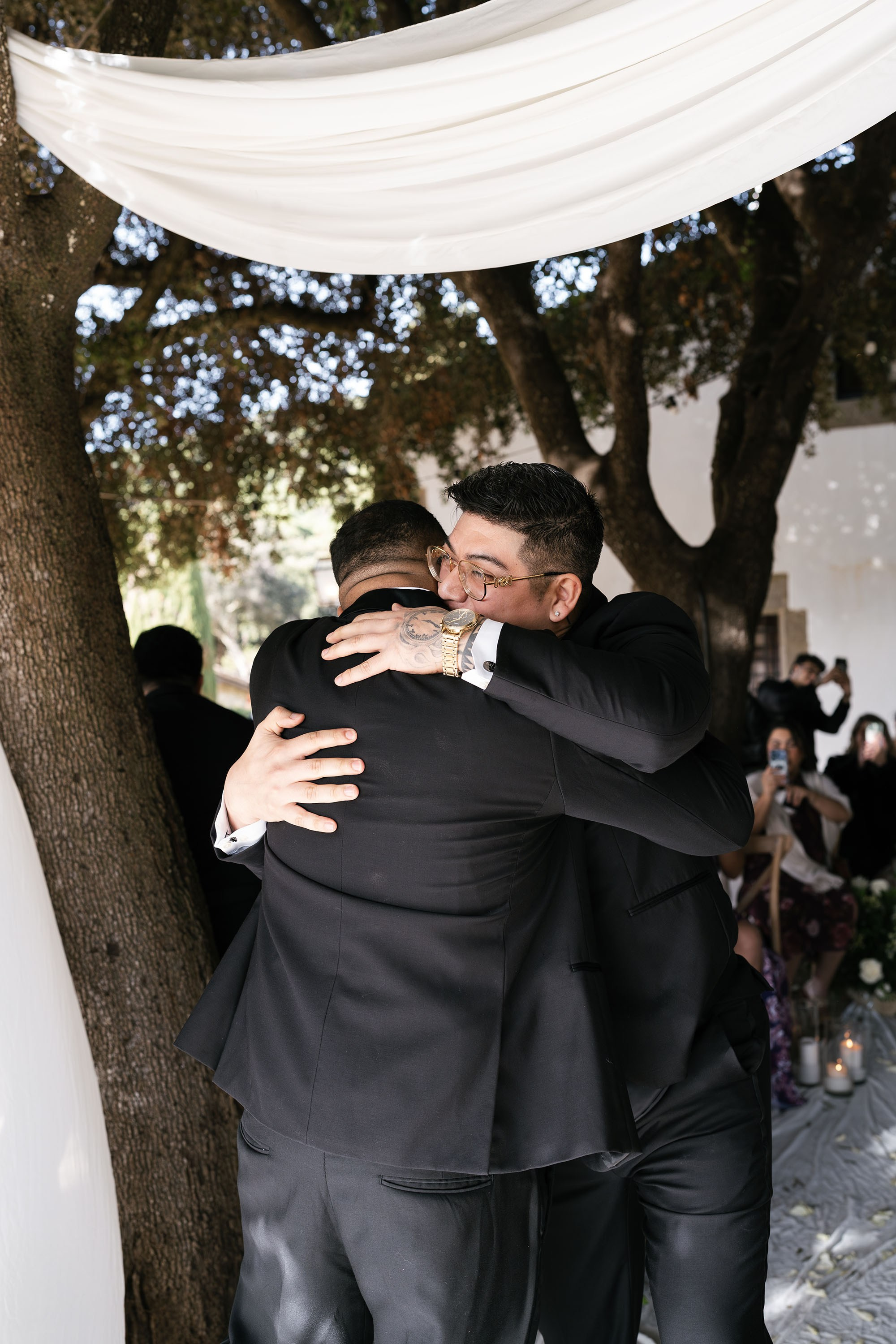 Donielle and Edwin. Fotógrafos de bodas de destino y creadores de contenido con base en España