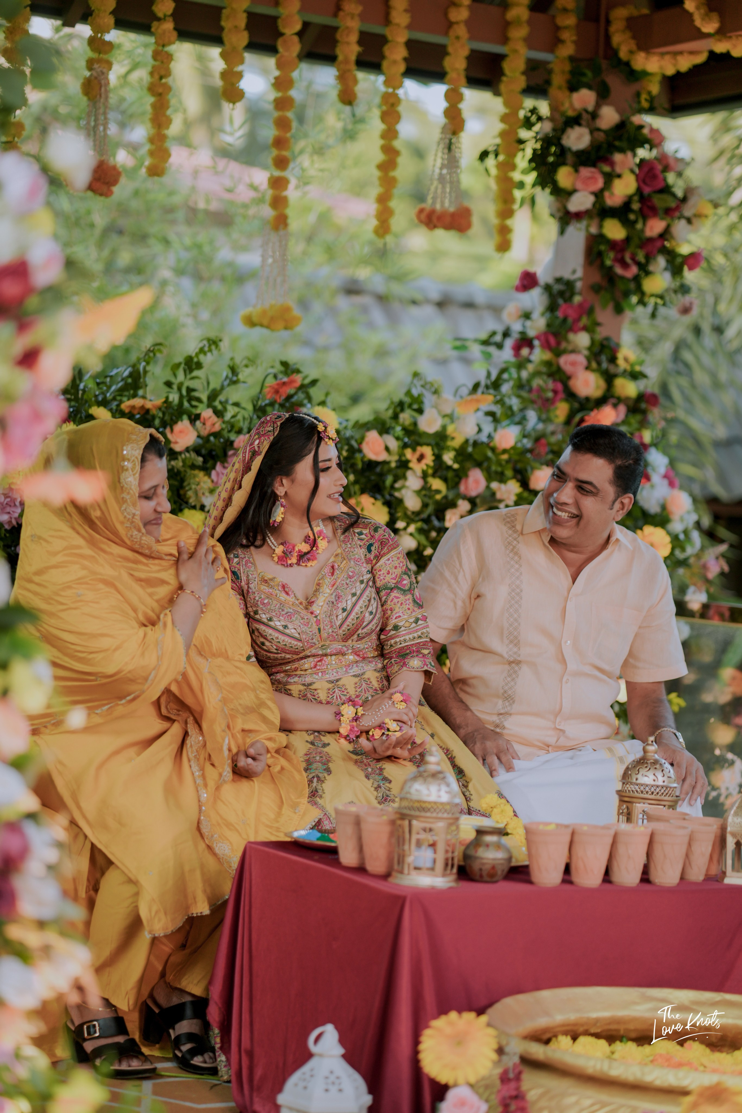 SHAHANA. Theloveknots