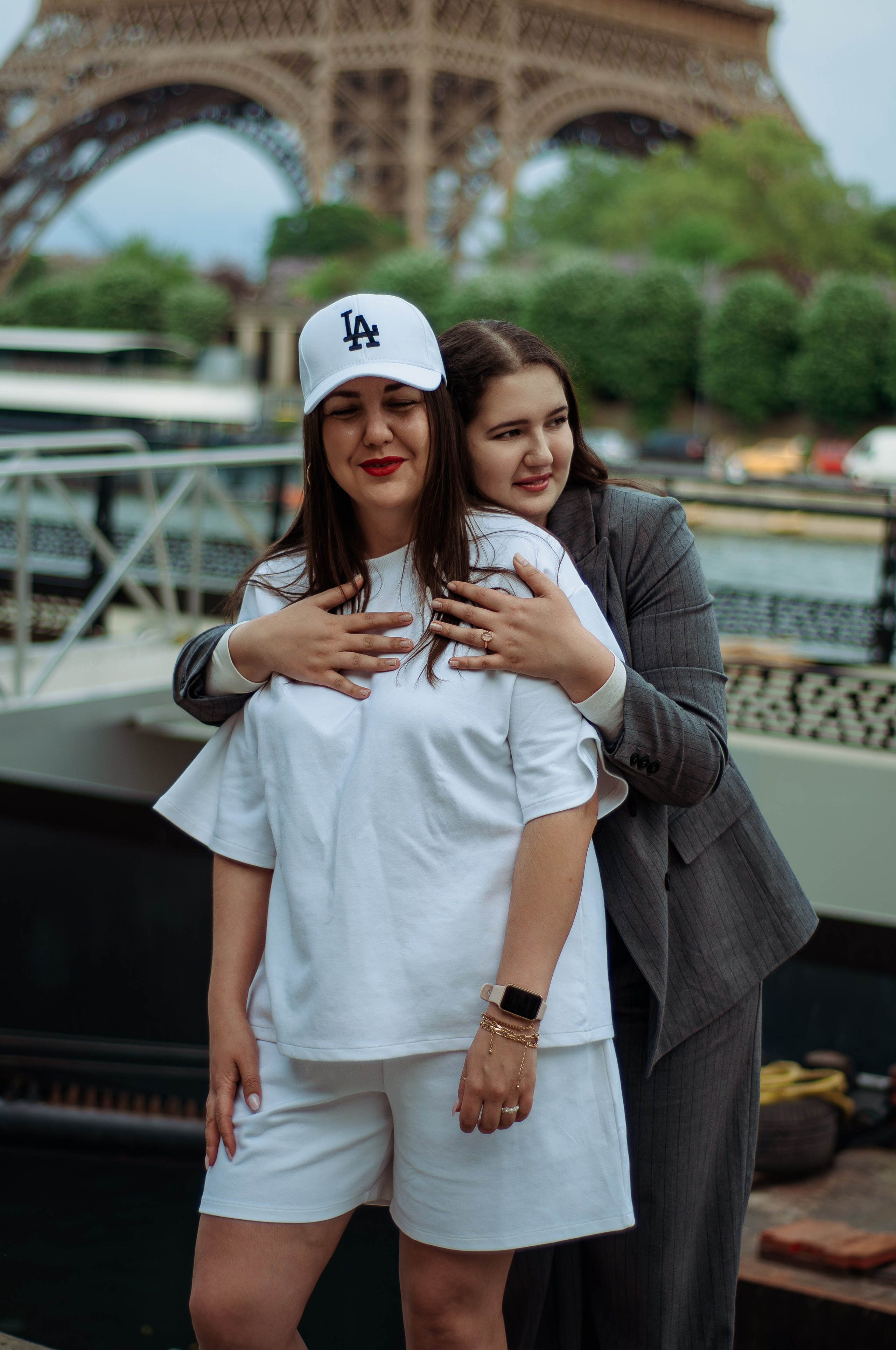 Инна и Камиля — день рождения в Париже. Paris photographer — Polina Osipova